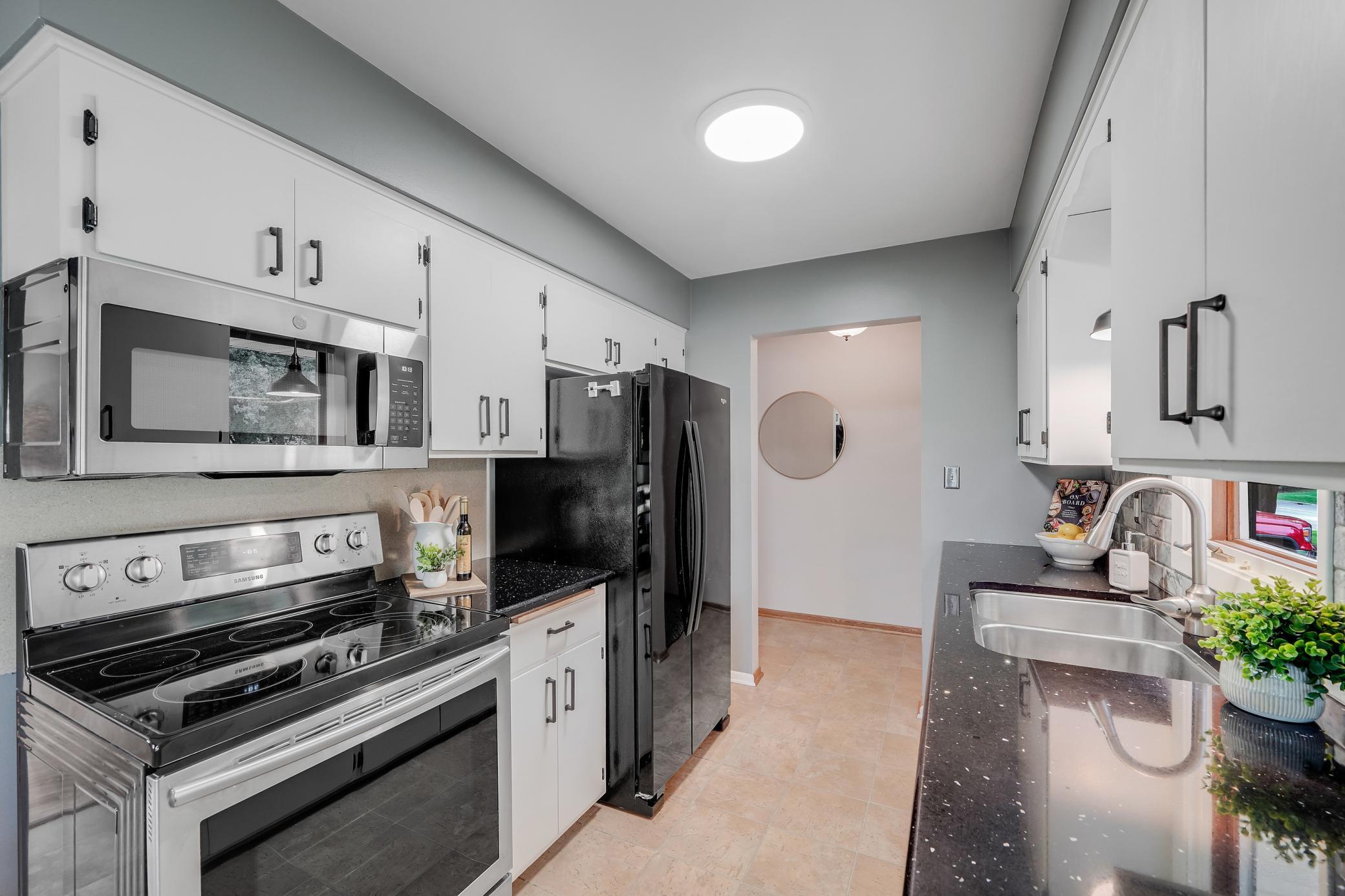 View of Residential at 2153 Holloway Avenue, North Saint Paul MN 55109, North Saint Paul (12 of 47) - Mike Wilen | Minnesota Team Real Estate