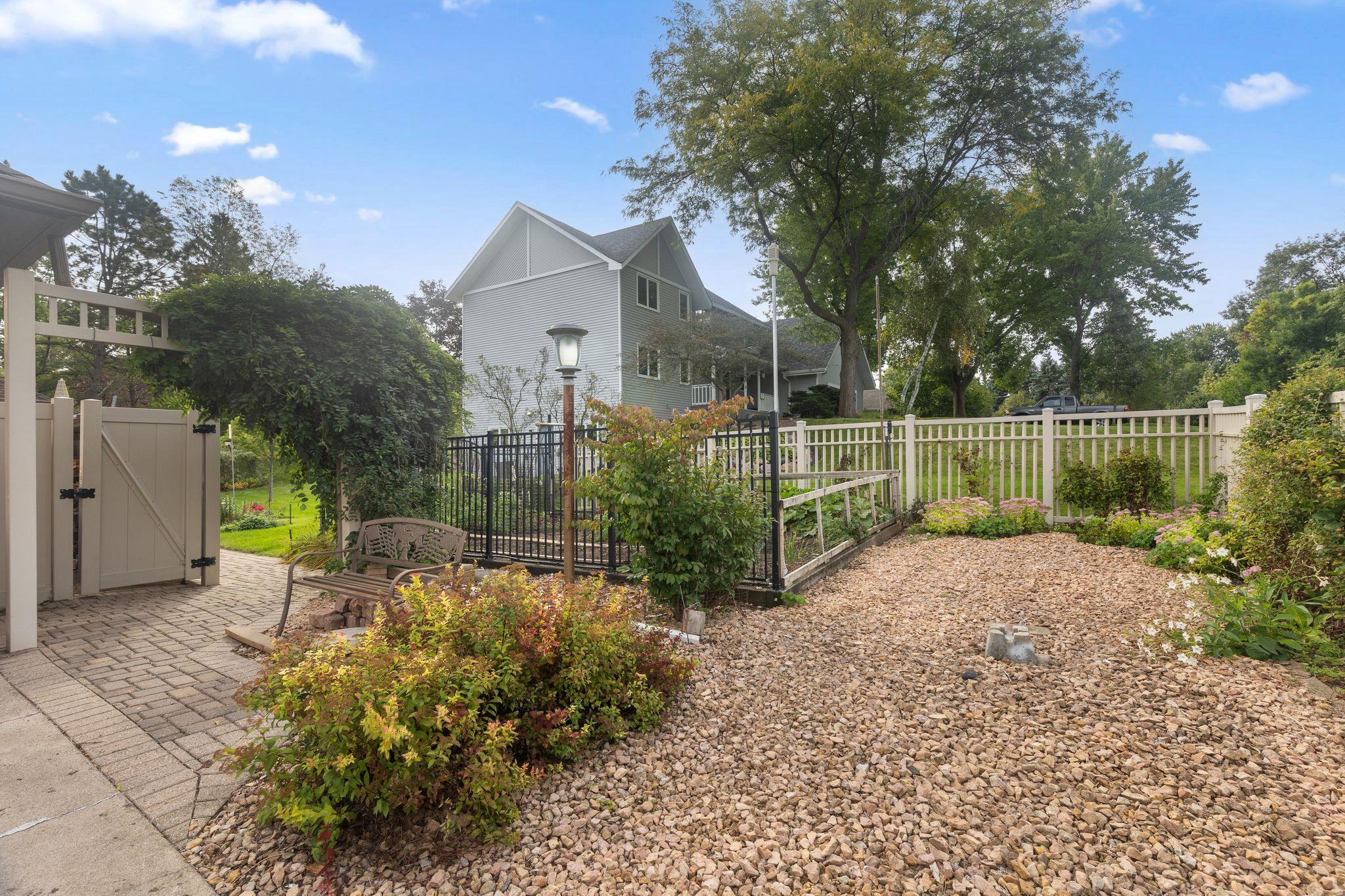 View of Residential at 525 Sycamore Circle, Plymouth MN 55441, Plymouth (49 of 53) - Mike Wilen | Minnesota Team Real Estate