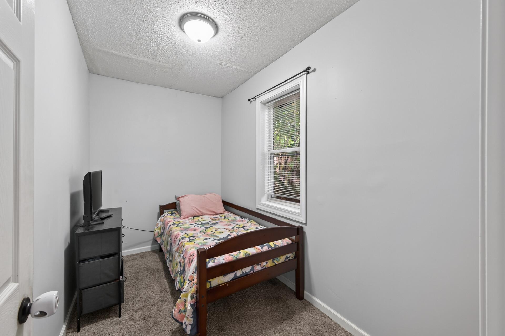 View of Residential at 1076 Ross Avenue, Saint Paul MN 55106, Saint Paul (9 of 27) - Mike Wilen | Minnesota Team Real Estate