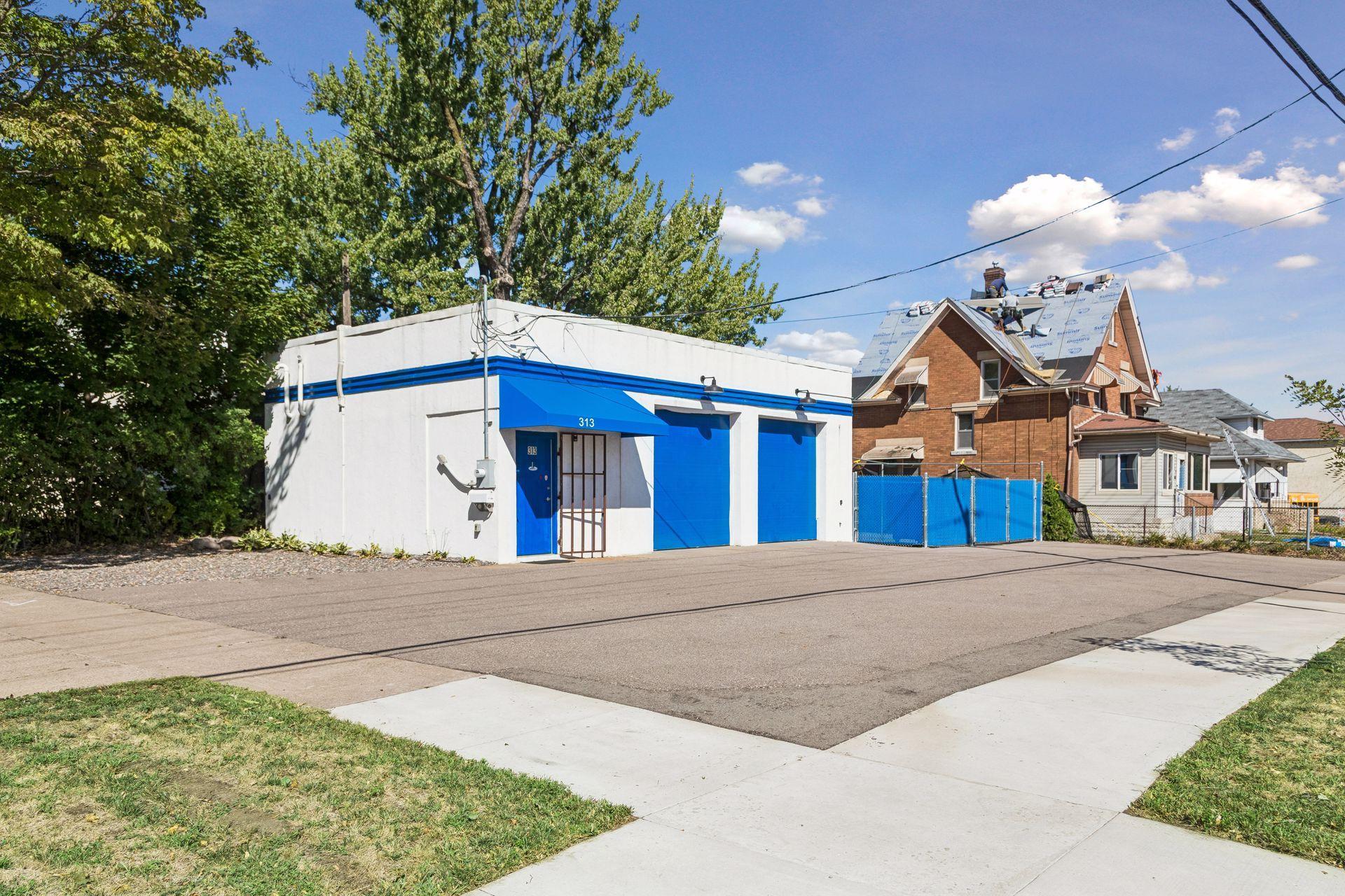 View of Auto Repair Shop, Car Condo, Freestanding, Office, Retail/Shopping Center at 313 Front Avenue, Saint Paul - Mike Wilen | Minnesota Team Real Estate