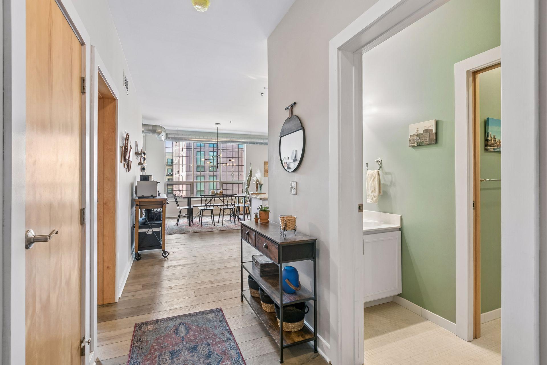 View of Residential at 521 2nd Street #404, Minneapolis MN 55414, Minneapolis (30 of 50) - Mike Wilen | Minnesota Team Real Estate