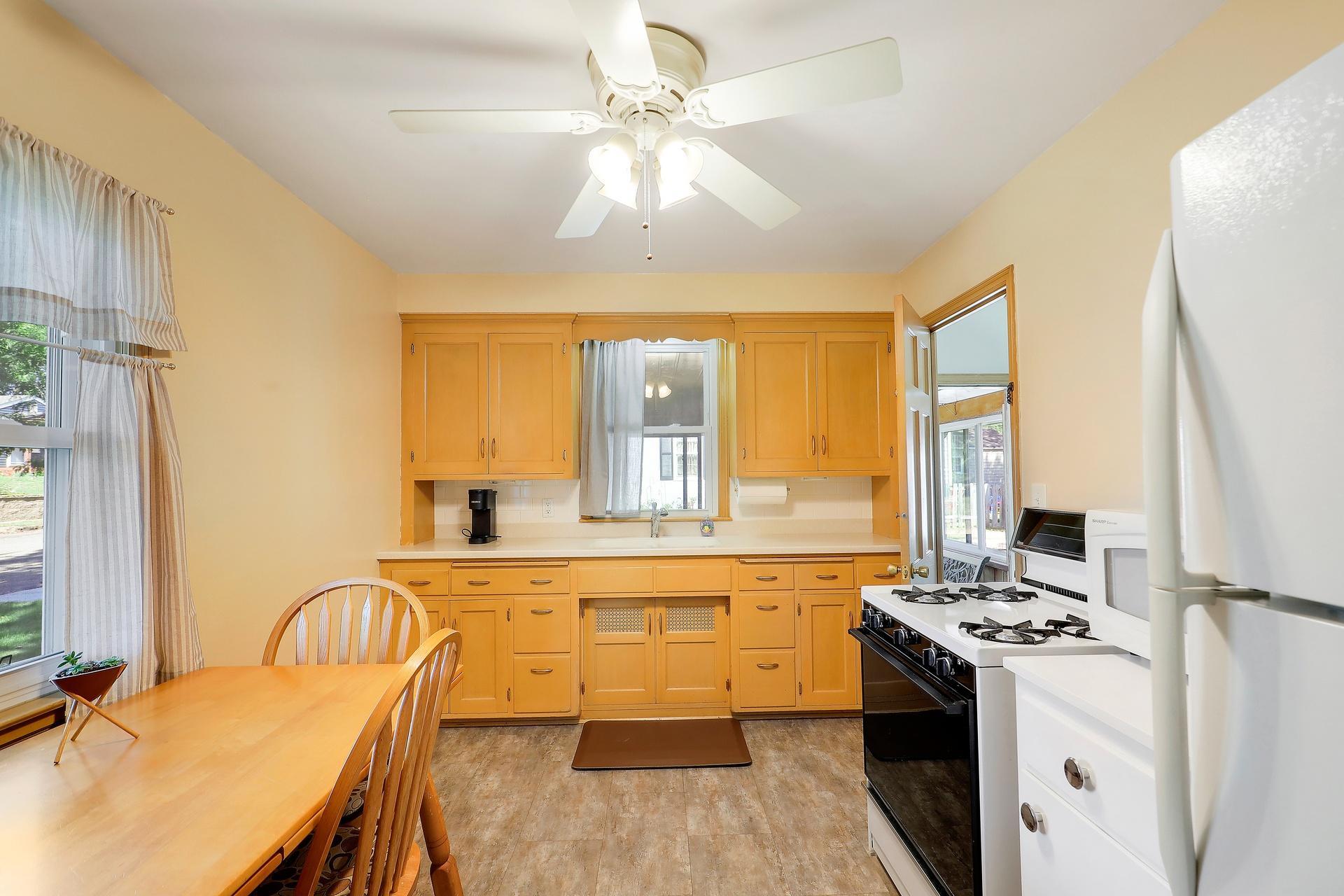 View of Residential at 2949 Brunswick Avenue, Saint Louis Park MN 55416, Saint Louis Park (5 of 25) - Mike Wilen | Minnesota Team Real Estate
