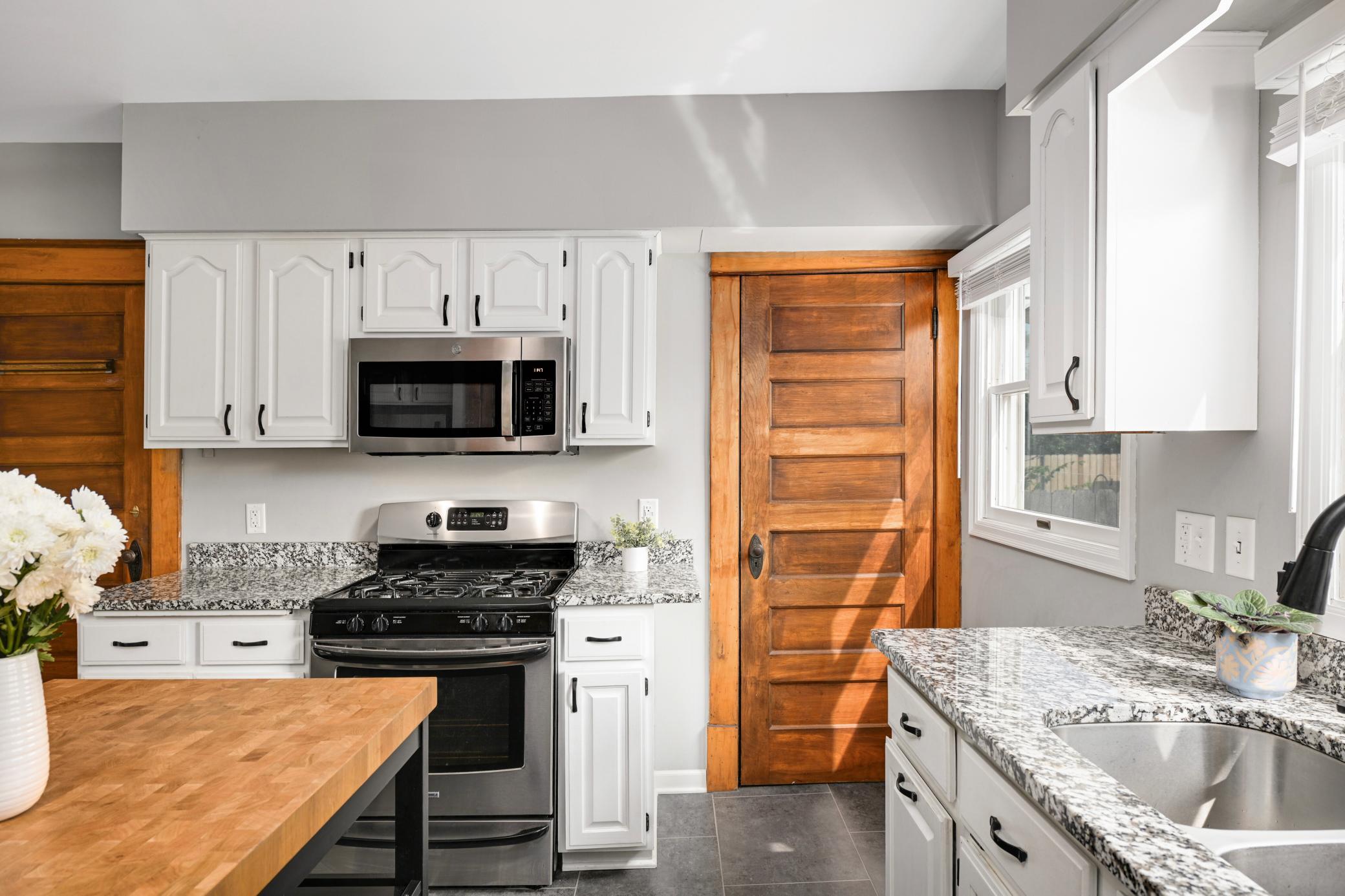 View of Residential at 328 Osceola Avenue, Saint Paul MN 55102, Saint Paul (19 of 39) - Mike Wilen | Minnesota Team Real Estate