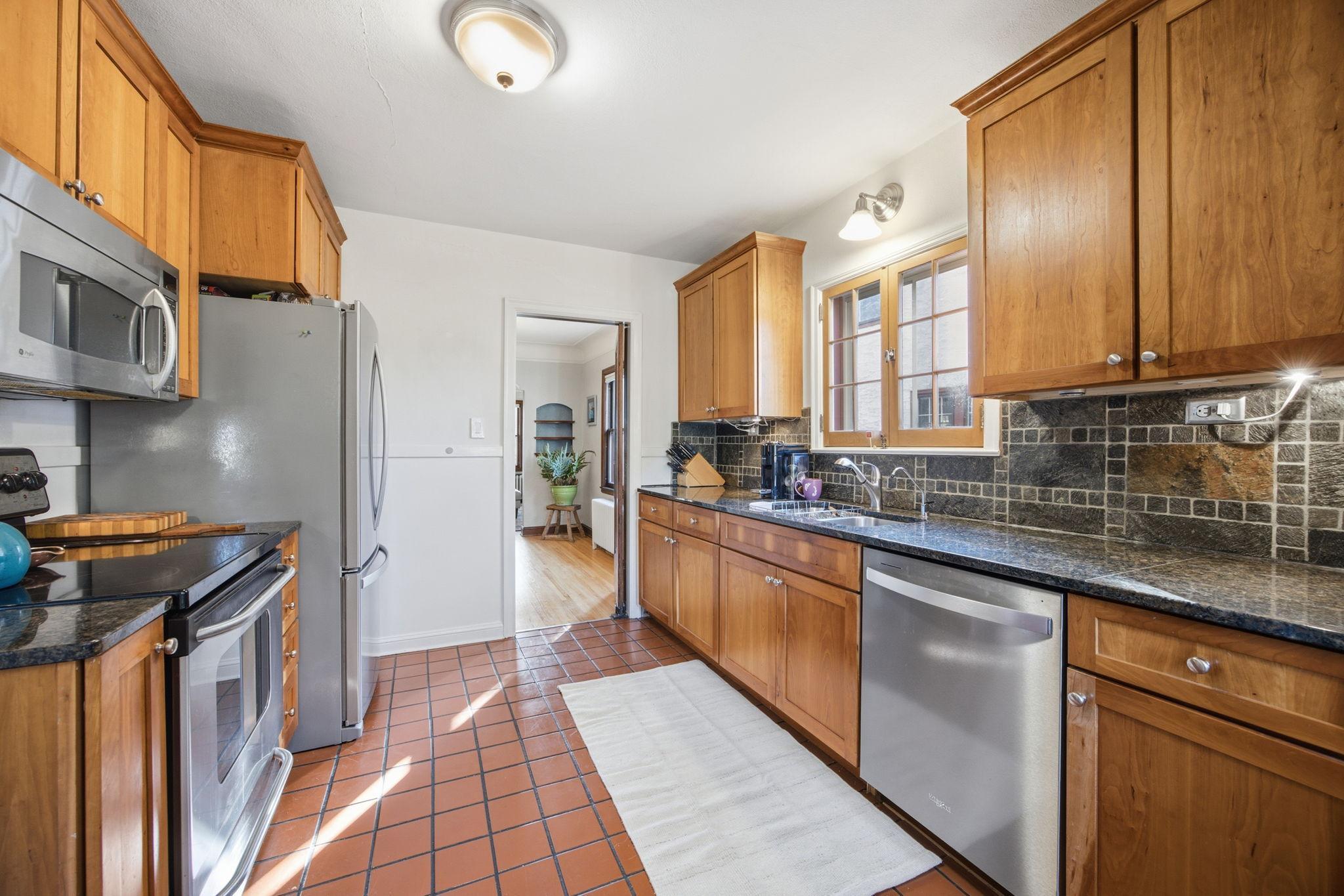 View of Residential at 1531 Asbury Street, Saint Paul MN 55108, Saint Paul (12 of 46) - Mike Wilen | Minnesota Team Real Estate