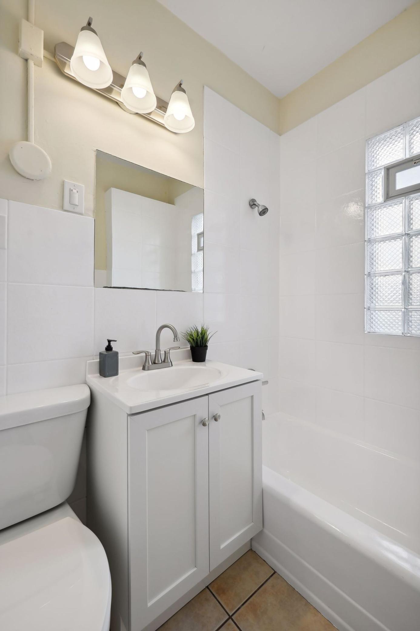 View of Residential at 3322 Girard Avenue, Minneapolis MN 55412, Minneapolis (20 of 27) - Mike Wilen | Minnesota Team Real Estate