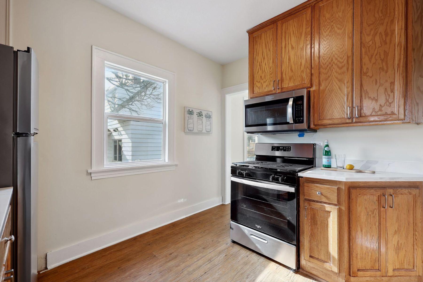 View of Residential at 3322 Girard Avenue, Minneapolis MN 55412, Minneapolis (14 of 27) - Mike Wilen | Minnesota Team Real Estate