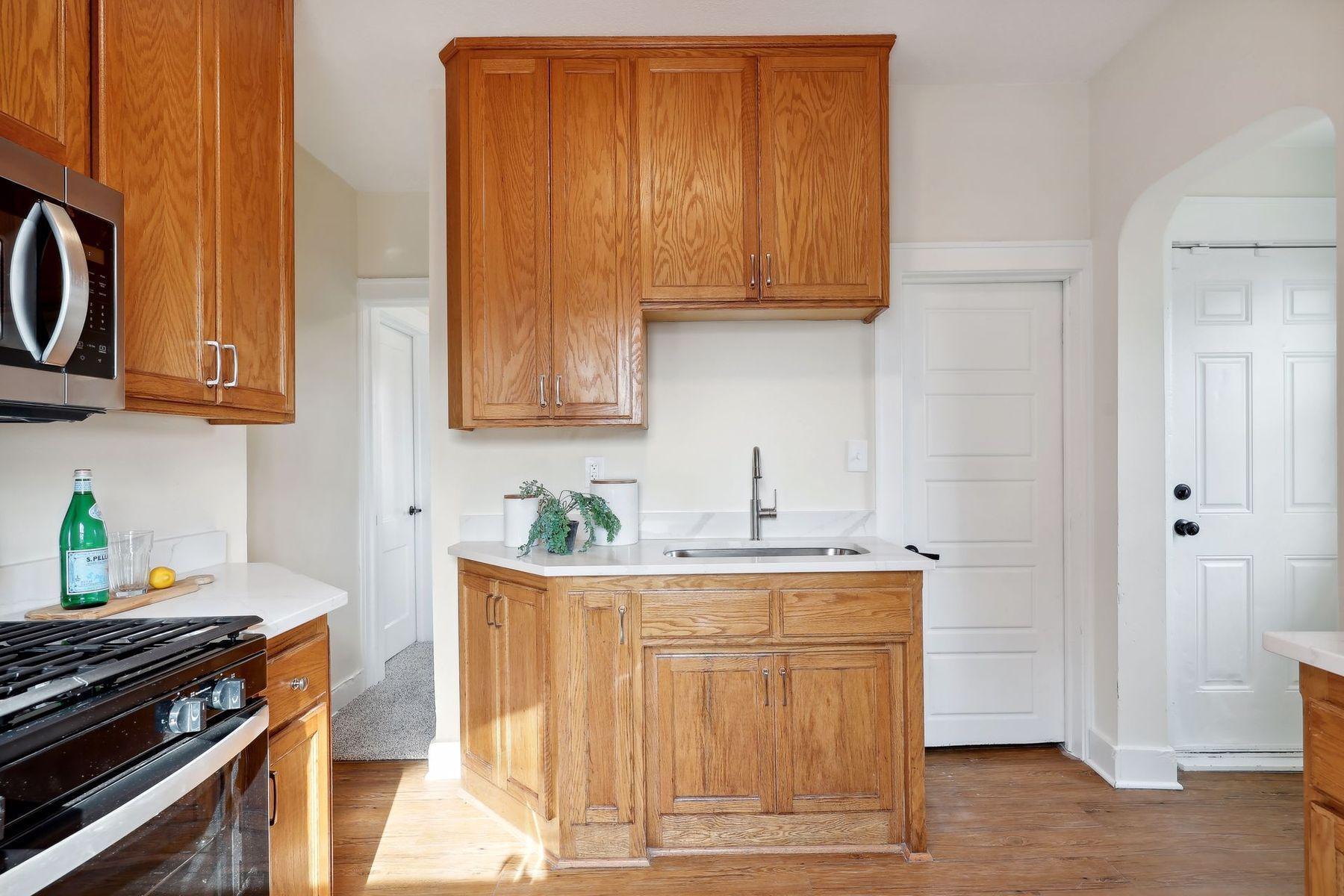 View of Residential at 3322 Girard Avenue, Minneapolis MN 55412, Minneapolis (13 of 27) - Mike Wilen | Minnesota Team Real Estate