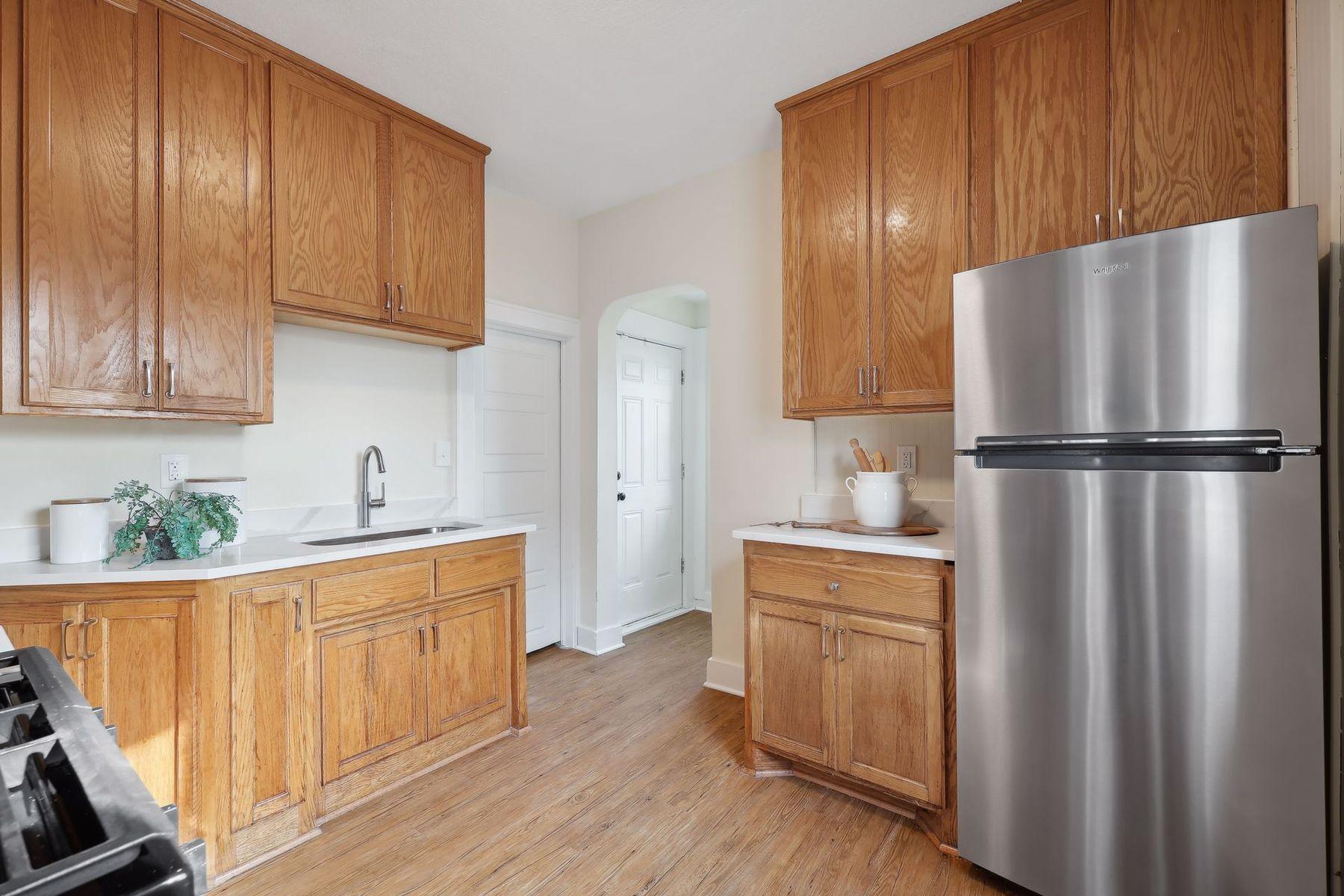 View of Residential at 3322 Girard Avenue, Minneapolis MN 55412, Minneapolis (12 of 27) - Mike Wilen | Minnesota Team Real Estate