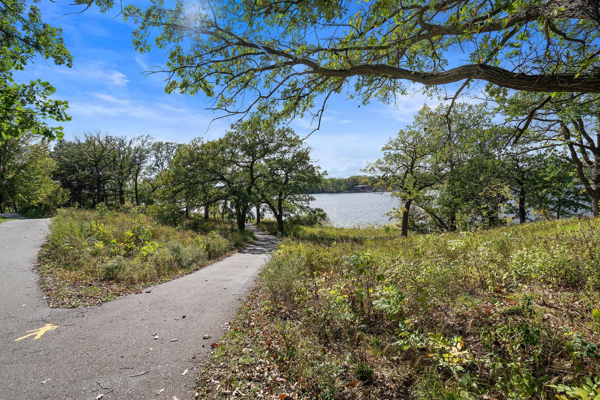 View of Residential at 902 Hyacinth Ave E, Saint Paul MN 55106, Saint Paul (20 of 22) - Mike Wilen | Minnesota Team Real Estate