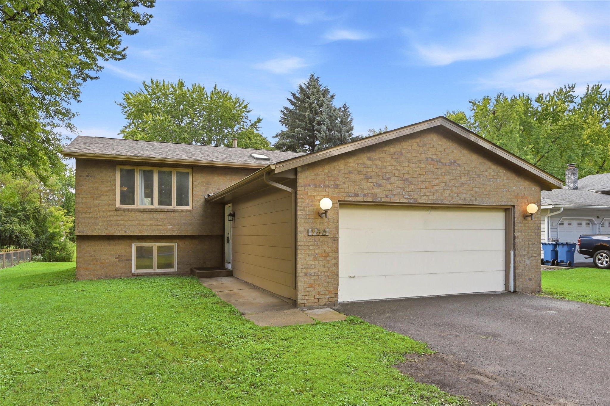View of Single Family at 750 Hiawatha Avenue, Vadnais Heights - Mike Wilen | Minnesota Team Real Estate