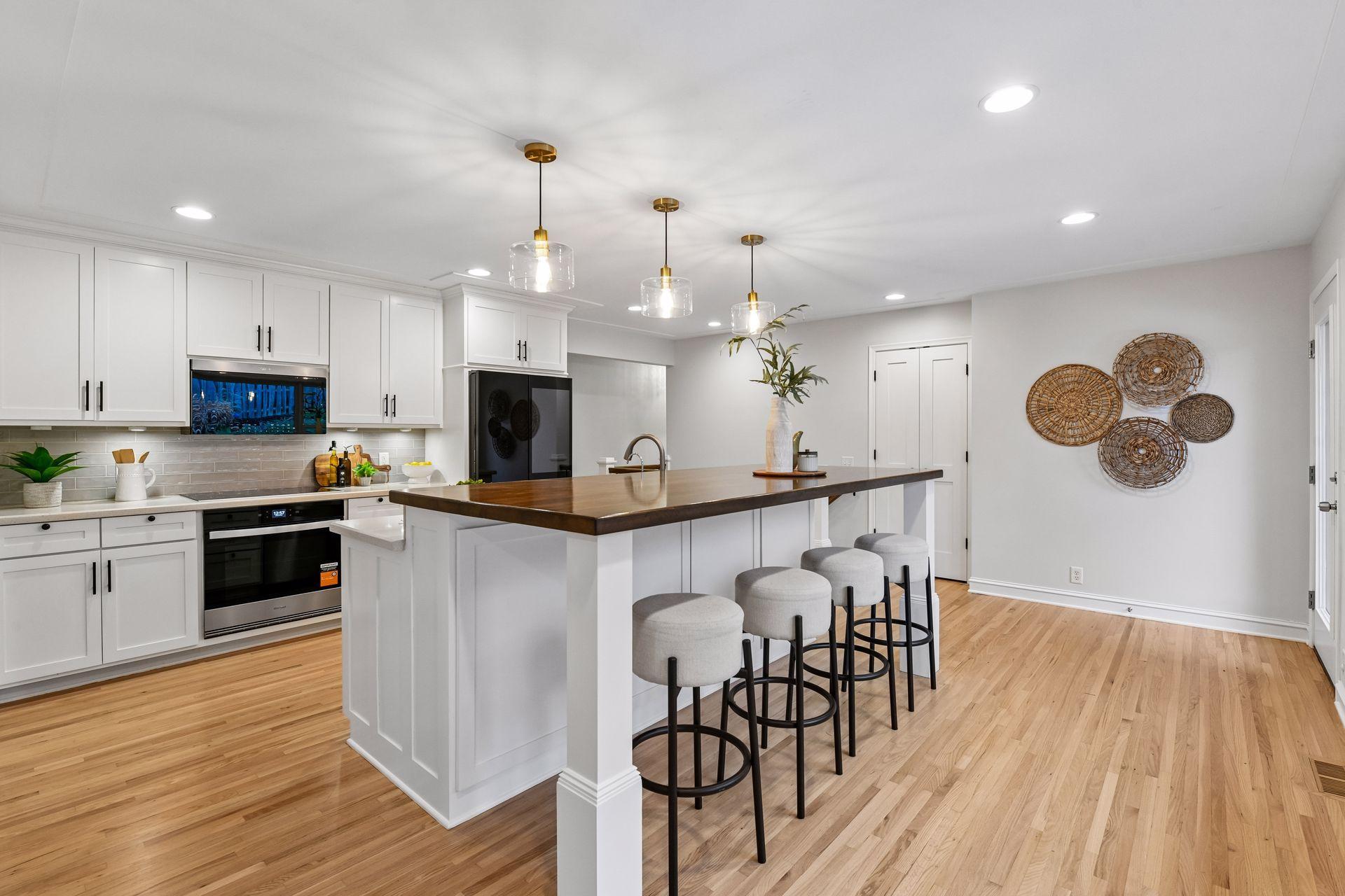 View of Residential at 5321 Ayrshire Boulevard, Edina MN 55436, Edina (8 of 57) - Mike Wilen | Minnesota Team Real Estate