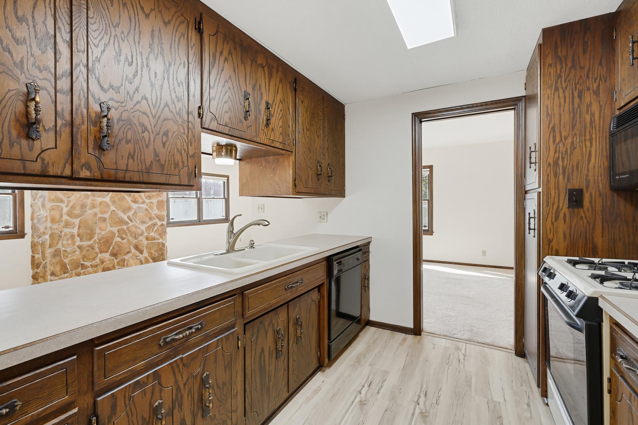 View of Residential at 1566 Albemarle Street, Saint Paul MN 55117, Saint Paul (16 of 49) - Mike Wilen | Minnesota Team Real Estate
