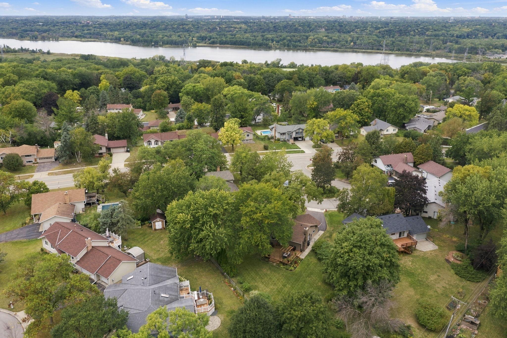 View of Residential at 11315 River Hills Drive, Burnsville MN 55337, Burnsville (41 of 42) - Mike Wilen | Minnesota Team Real Estate