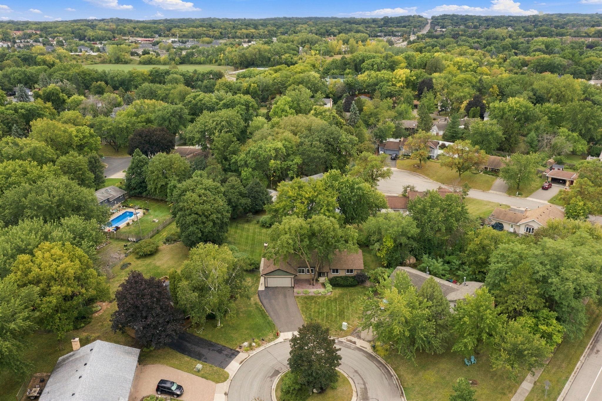 View of Residential at 11315 River Hills Drive, Burnsville MN 55337, Burnsville (39 of 42) - Mike Wilen | Minnesota Team Real Estate
