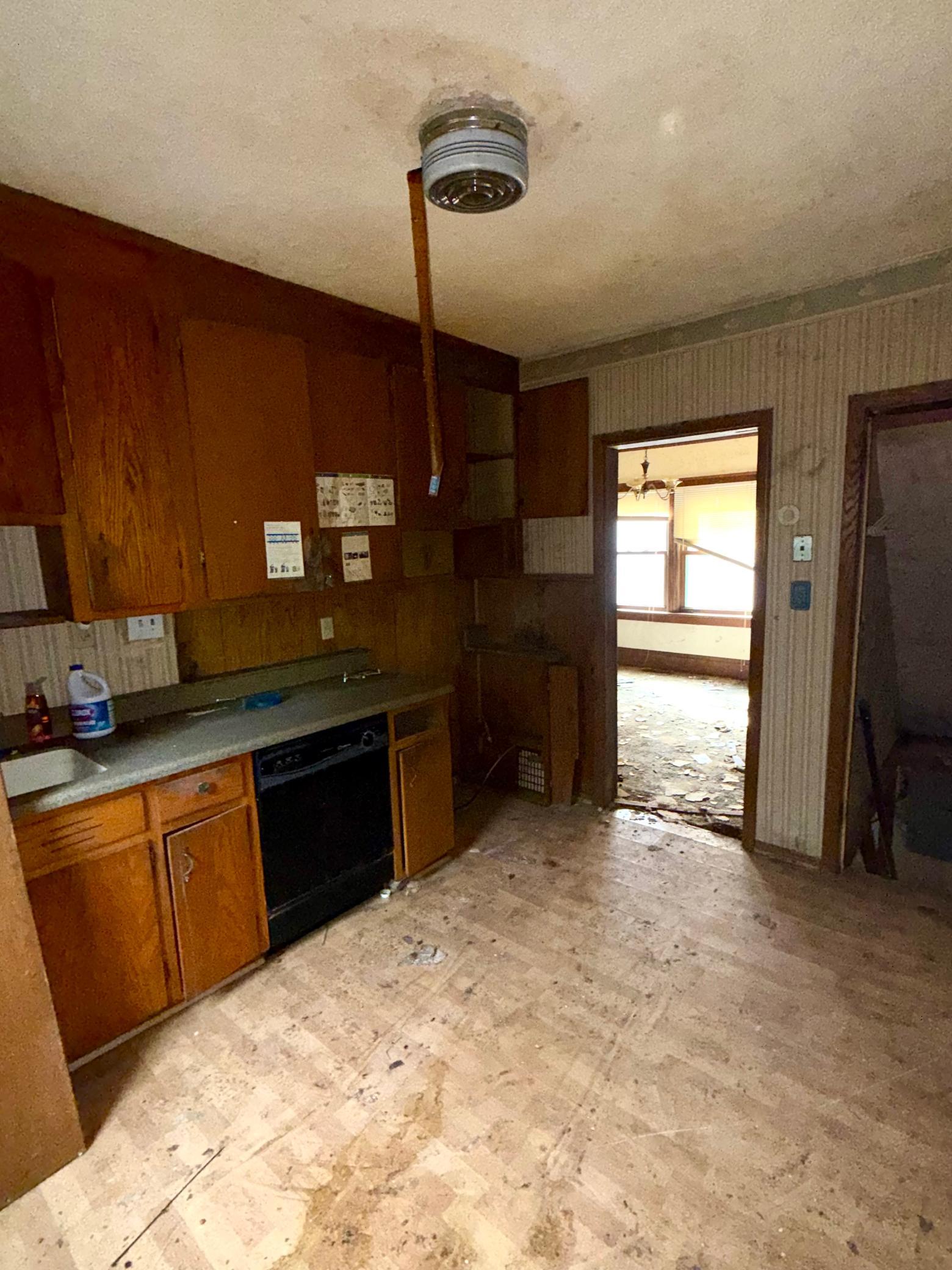 View of Residential at 3943 Colfax Avenue, Minneapolis MN 55412, Minneapolis (9 of 21) - Mike Wilen | Minnesota Team Real Estate