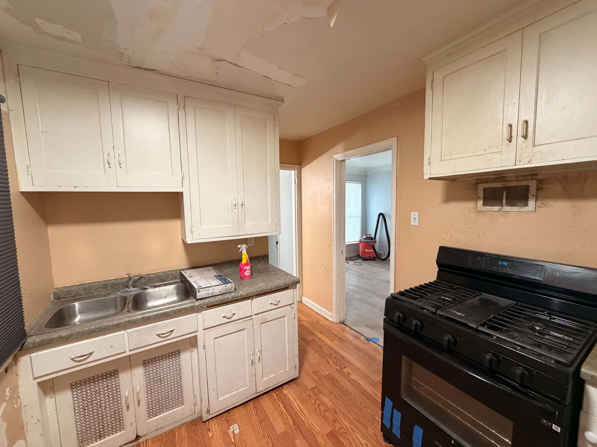 View of Residential Income at 1064 Lawson Avenue, Saint Paul MN 55106, Saint Paul (11 of 32) - Mike Wilen | Minnesota Team Real Estate