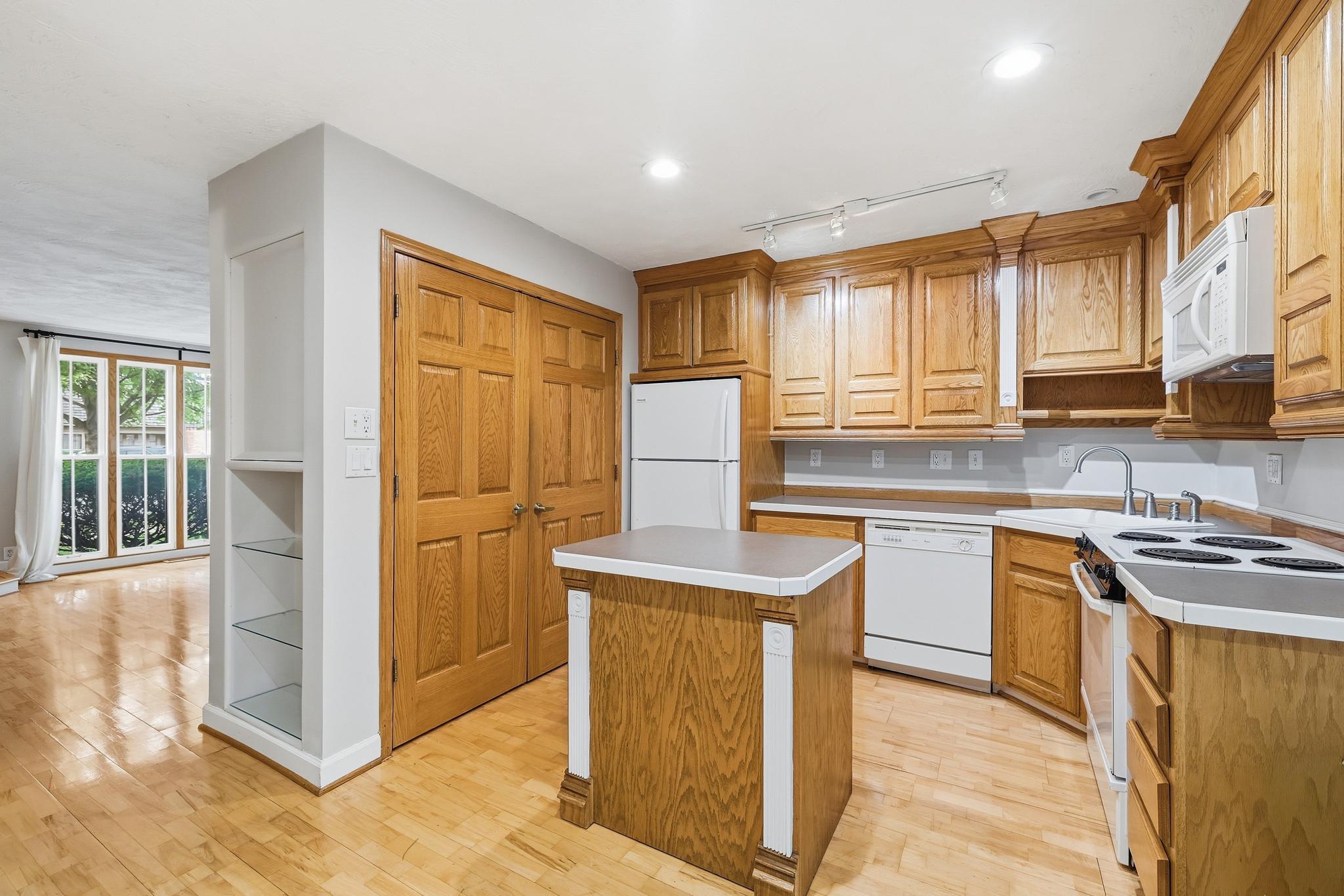 View of Residential at 6377 Barrie Road, Edina MN 55435, Edina (5 of 22) - Mike Wilen | Minnesota Team Real Estate