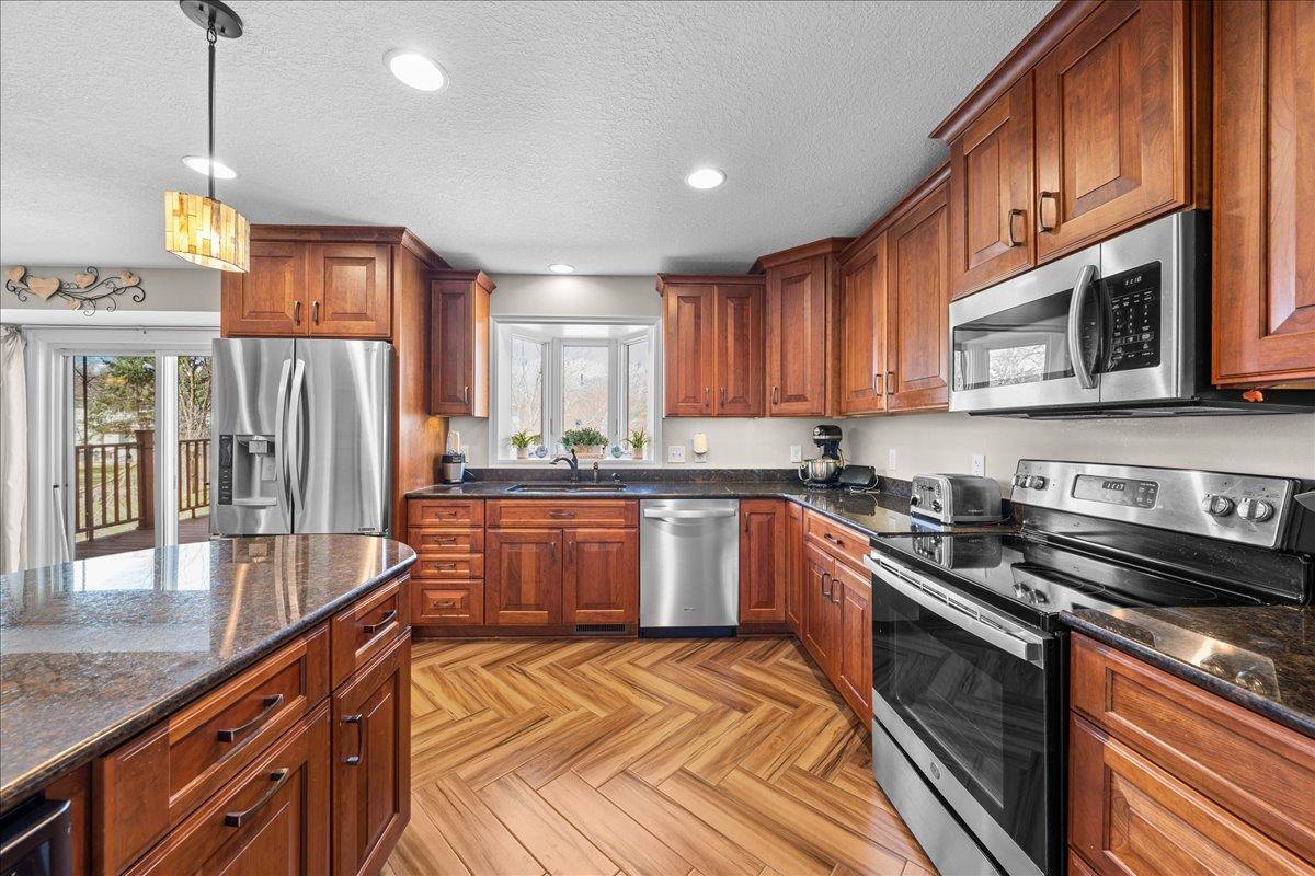 View of Residential at 139 Ridge Way, Mahtomedi MN 55115, Mahtomedi (13 of 32) - Mike Wilen | Minnesota Team Real Estate