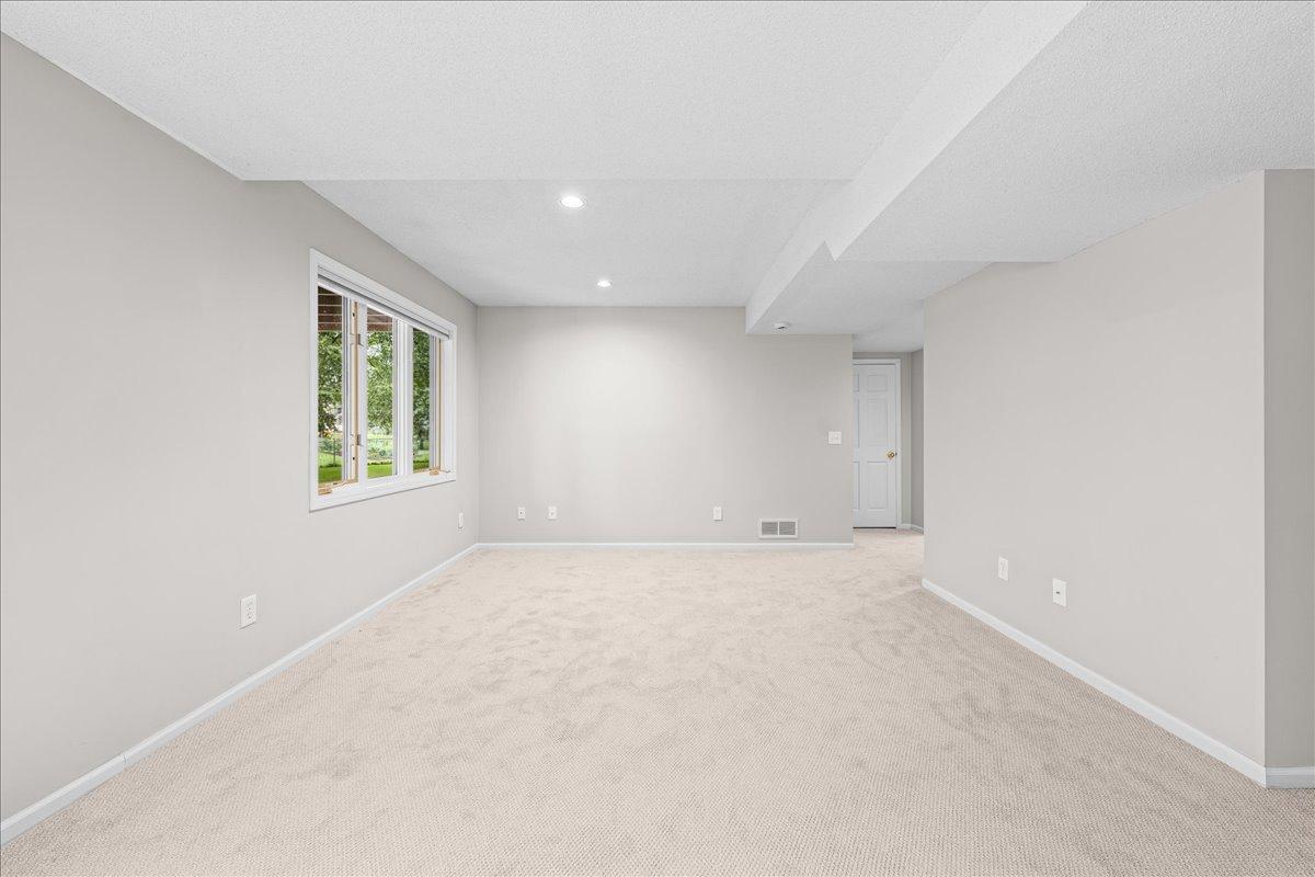View of Residential at 139 Ridge Way, Mahtomedi MN 55115, Mahtomedi (25 of 32) - Mike Wilen | Minnesota Team Real Estate