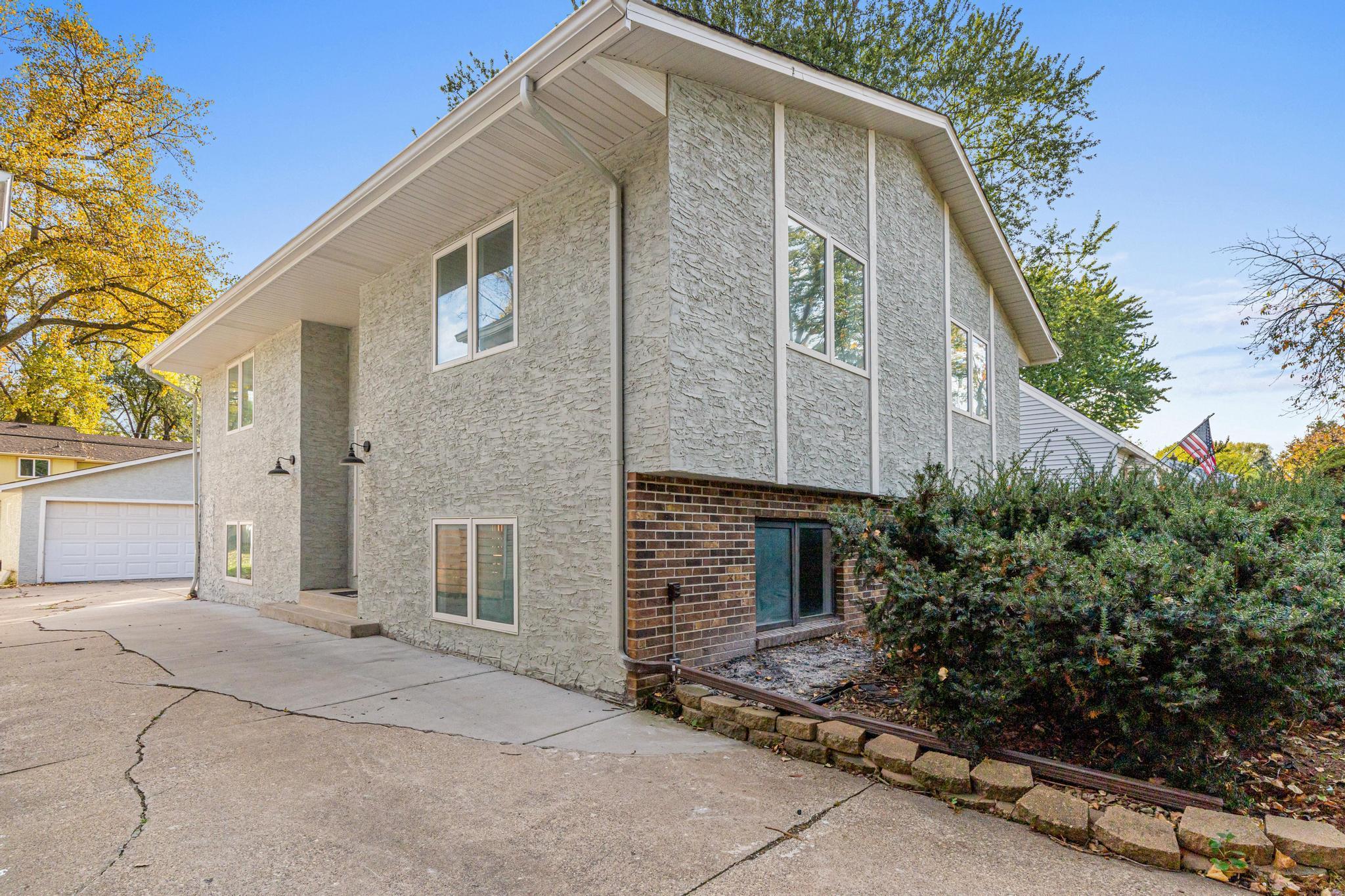 View of Single Family at 540 Hiawatha Avenue, Mendota Heights - Mike Wilen | Minnesota Team Real Estate