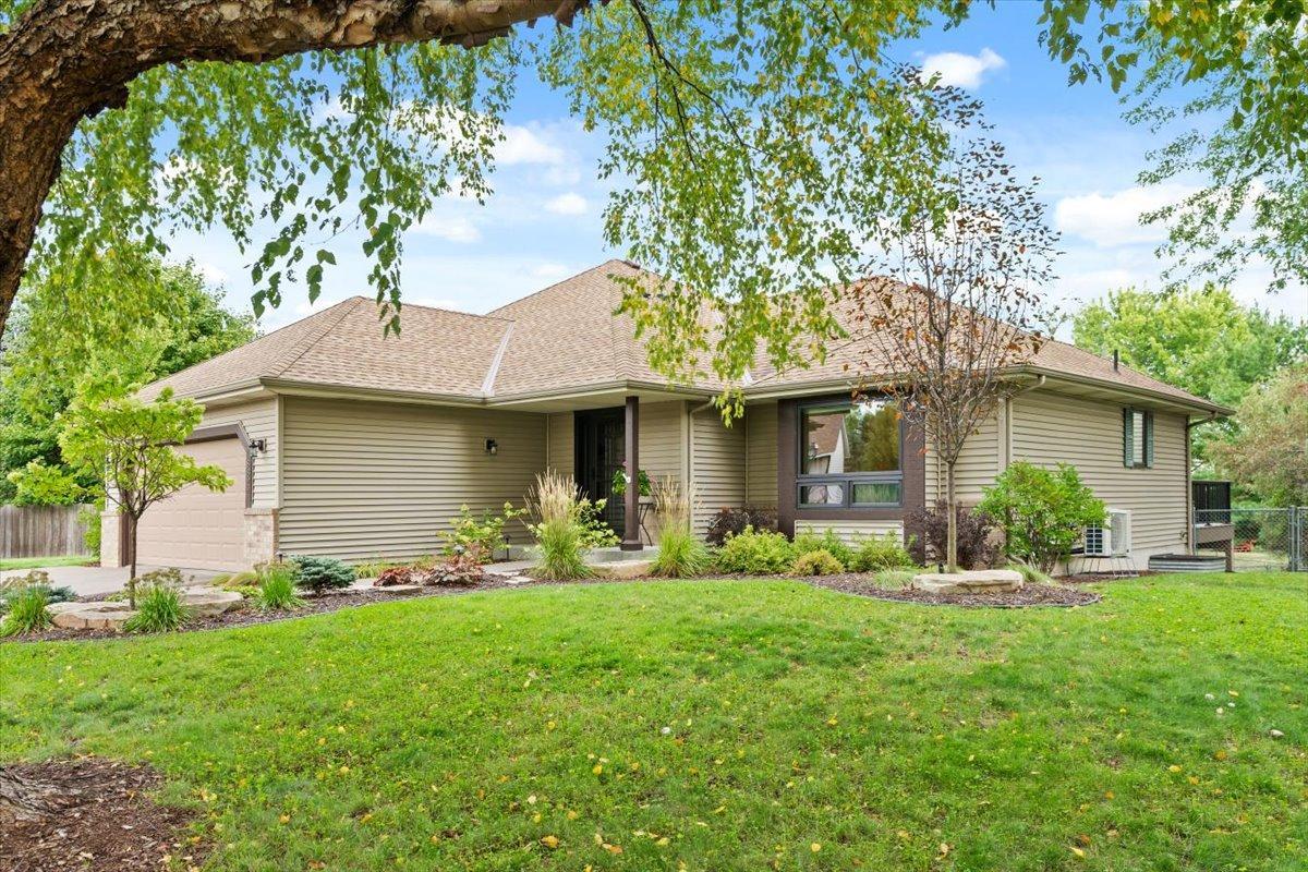 View of Residential at 8821 Rainier Court, Woodbury MN 55125, Woodbury (38 of 56) - Mike Wilen | Minnesota Team Real Estate