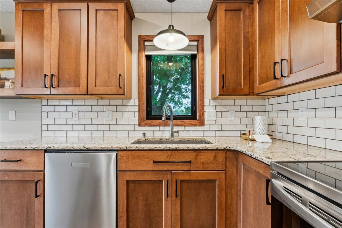View of Residential at 8821 Rainier Court, Woodbury MN 55125, Woodbury (12 of 56) - Mike Wilen | Minnesota Team Real Estate
