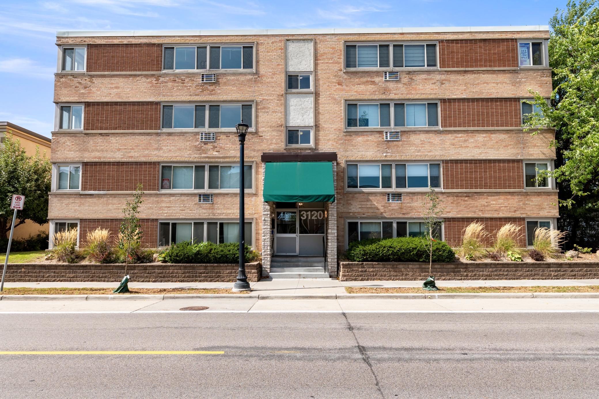 View of Residential at 3120 Hennepin Avenue #107, Minneapolis MN 55408, Minneapolis (11 of 14) - Mike Wilen | Minnesota Team Real Estate