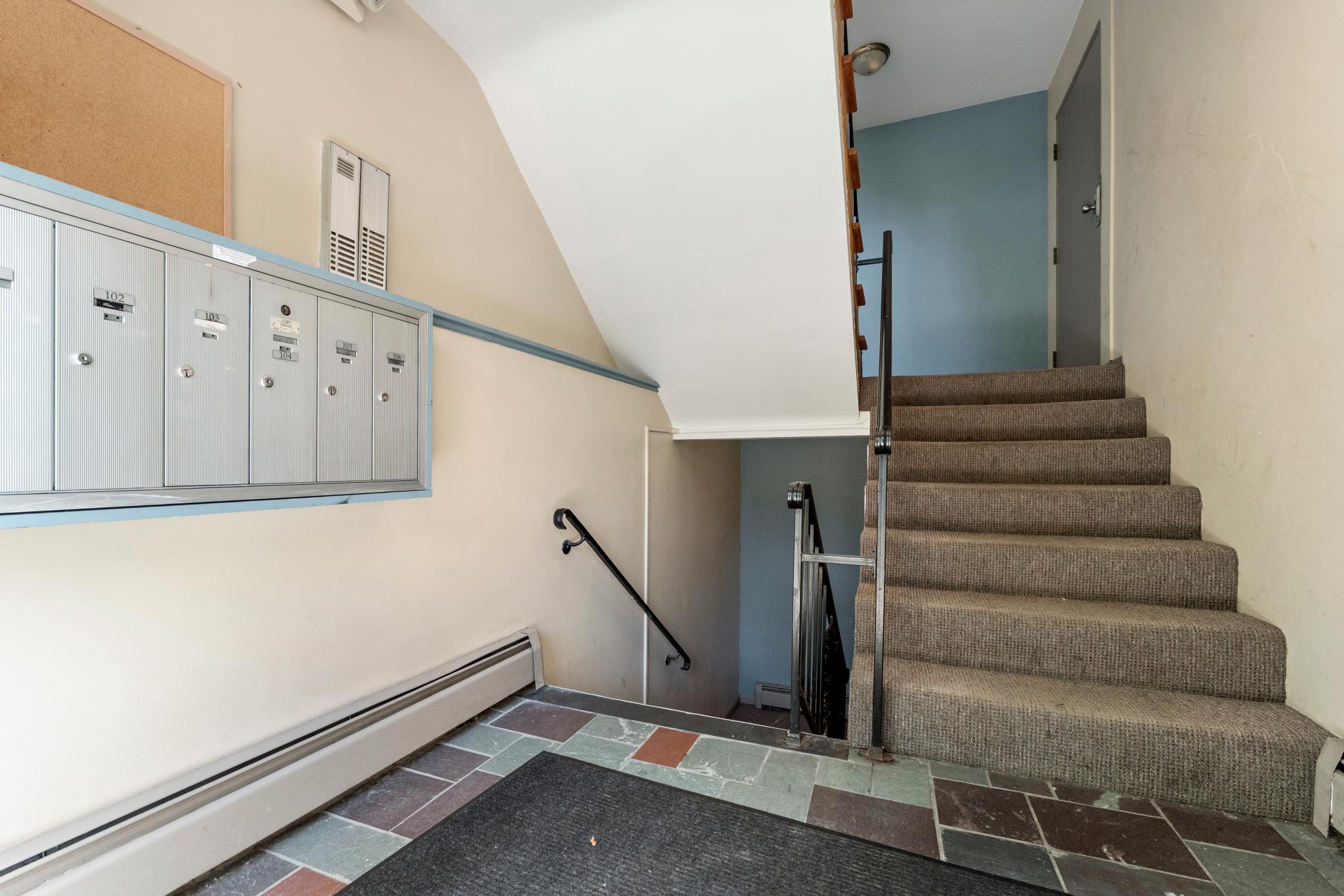 View of Residential at 2212 Aldrich Avenue #106, Minneapolis MN 55405, Minneapolis (13 of 16) - Mike Wilen | Minnesota Team Real Estate