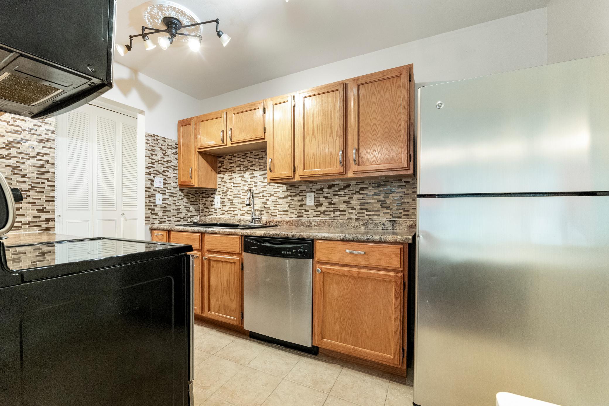 View of Residential at 2212 Aldrich Avenue #106, Minneapolis MN 55405, Minneapolis (4 of 16) - Mike Wilen | Minnesota Team Real Estate