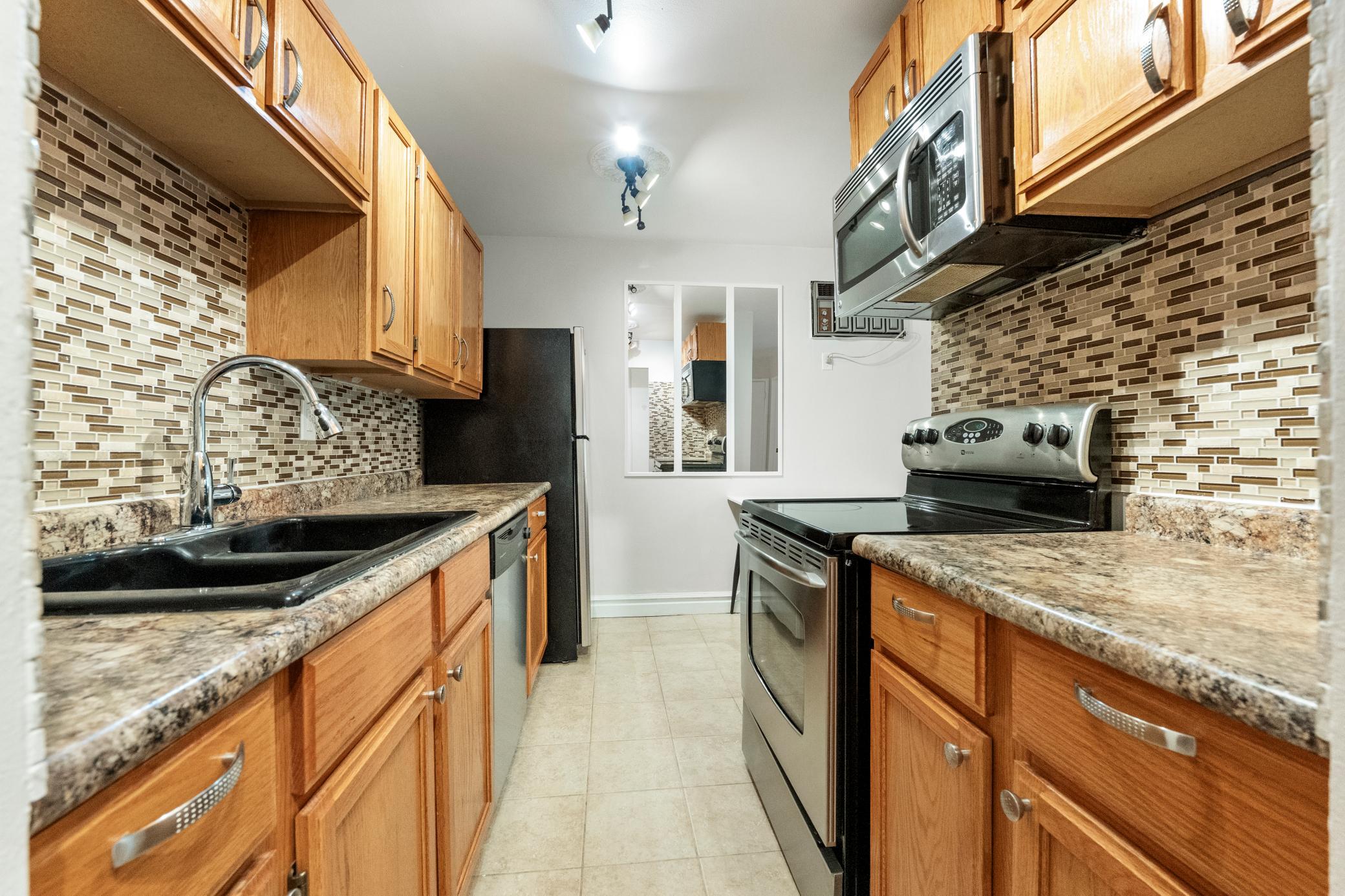View of Residential at 2212 Aldrich Avenue #106, Minneapolis MN 55405, Minneapolis (5 of 16) - Mike Wilen | Minnesota Team Real Estate