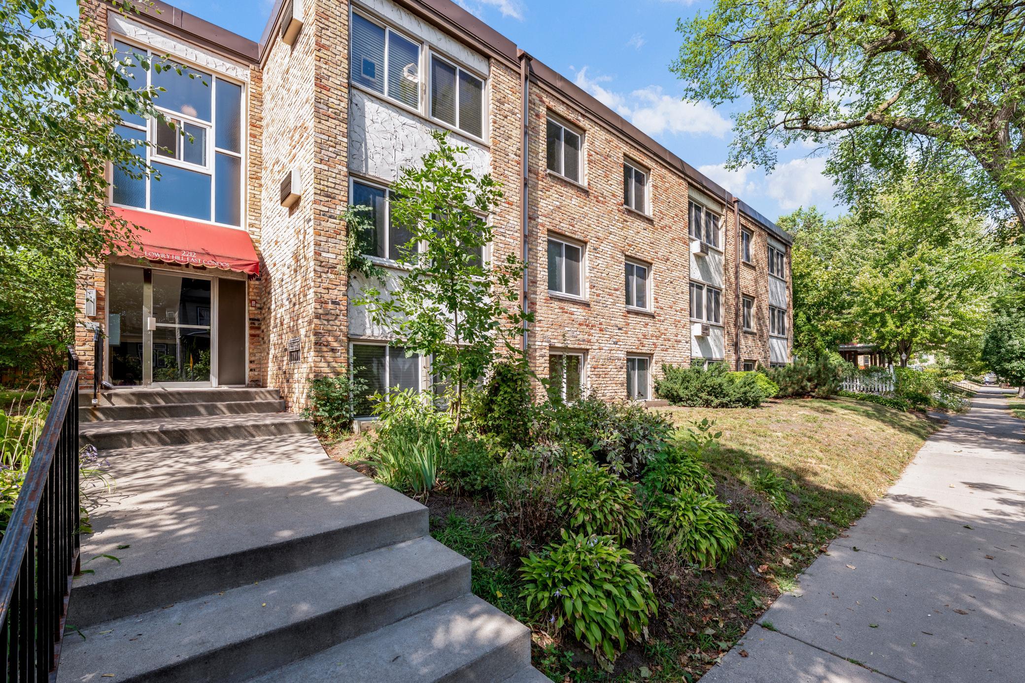 View of Residential at 2212 Aldrich Avenue #106, Minneapolis MN 55405, Minneapolis (14 of 16) - Mike Wilen | Minnesota Team Real Estate
