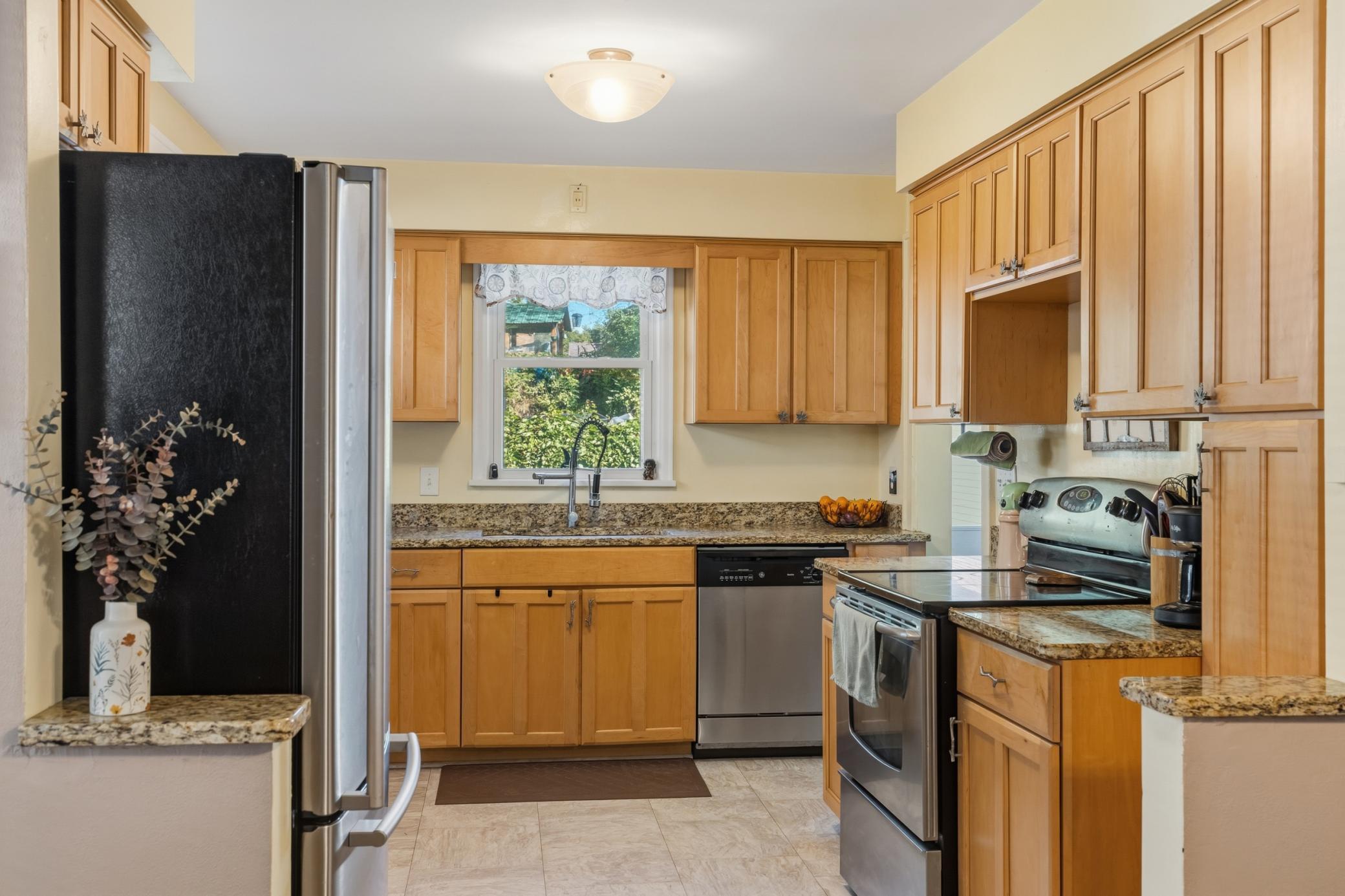 View of Residential at 1329 Beech Street, Saint Paul MN 55106, Saint Paul (26 of 50) - Mike Wilen | Minnesota Team Real Estate
