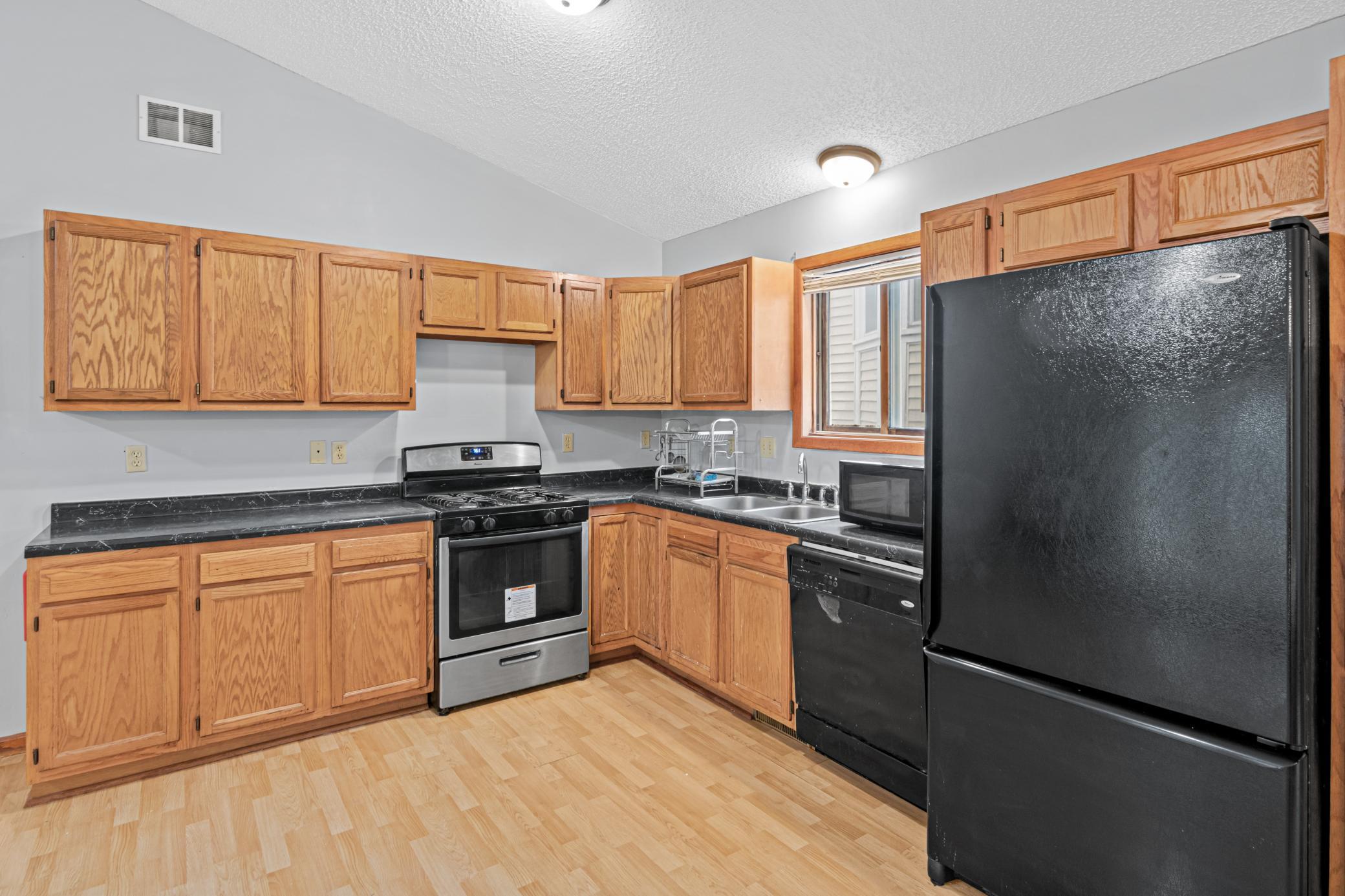 View of Residential at 1027 White Bear Avenue, Saint Paul MN 55106, Saint Paul (4 of 14) - Mike Wilen | Minnesota Team Real Estate