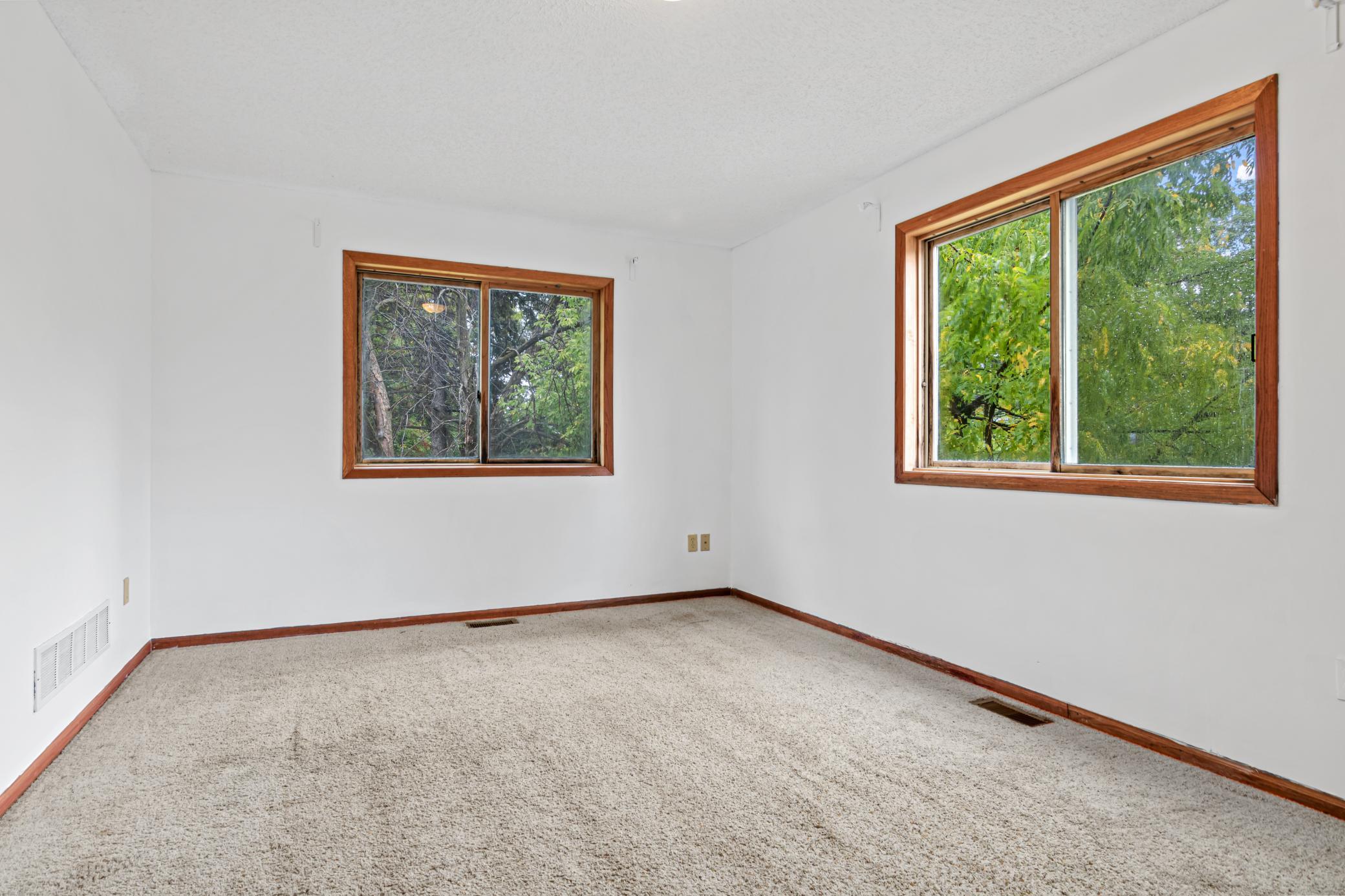 View of Residential at 1027 White Bear Avenue, Saint Paul MN 55106, Saint Paul (7 of 14) - Mike Wilen | Minnesota Team Real Estate