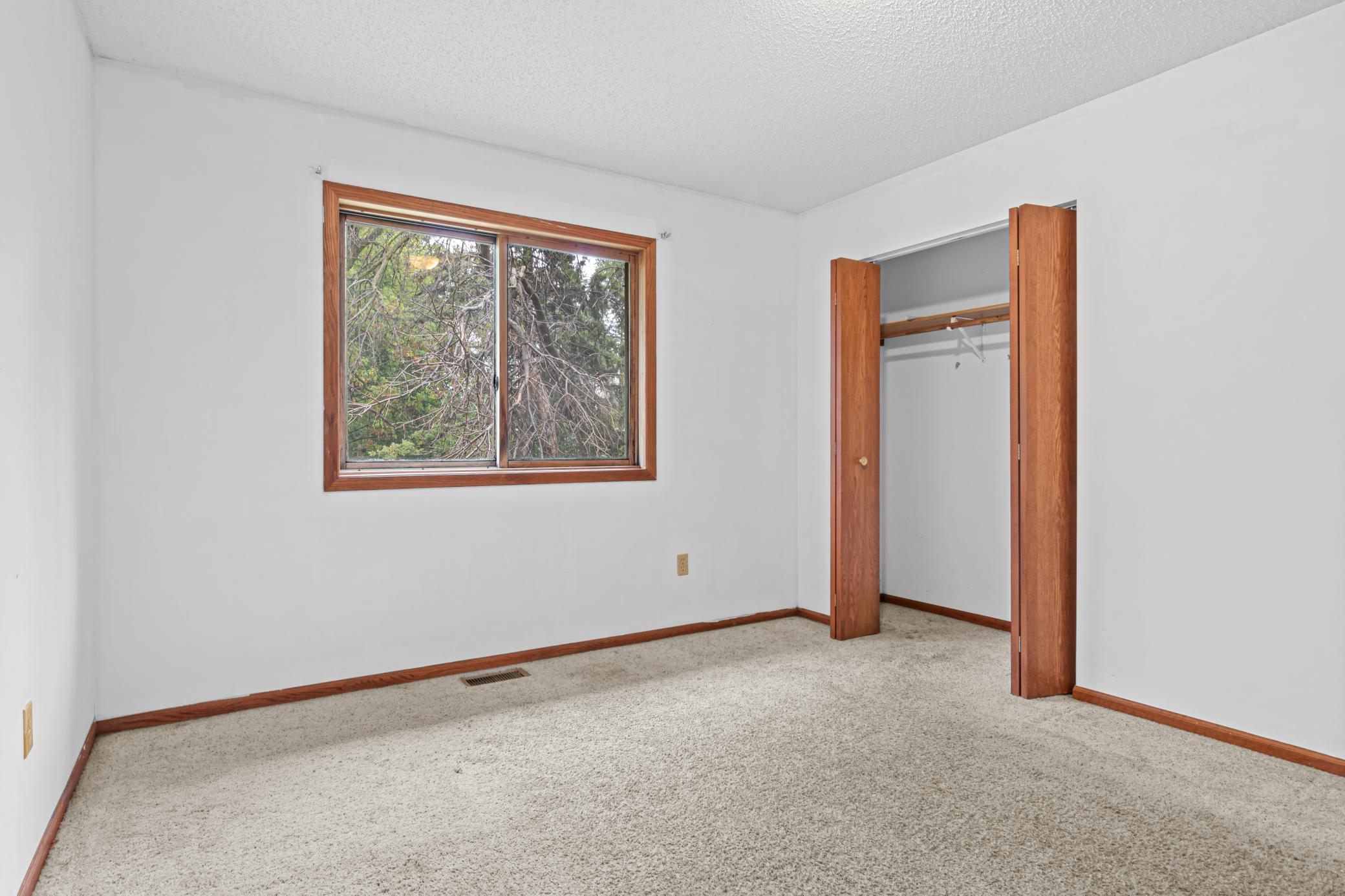 View of Residential at 1027 White Bear Avenue, Saint Paul MN 55106, Saint Paul (8 of 14) - Mike Wilen | Minnesota Team Real Estate