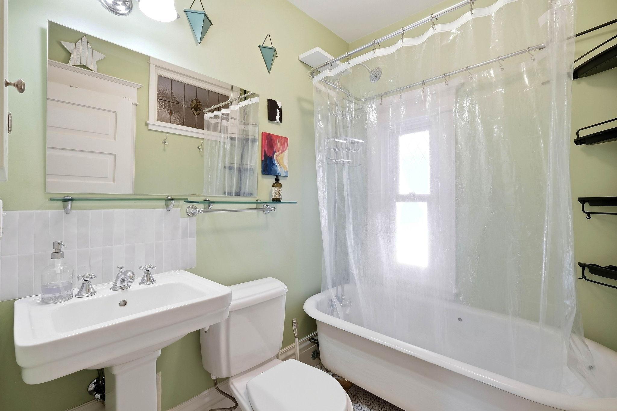 View of Residential at 2725 Garfield Avenue, Minneapolis MN 55408, Minneapolis (23 of 38) - Mike Wilen | Minnesota Team Real Estate