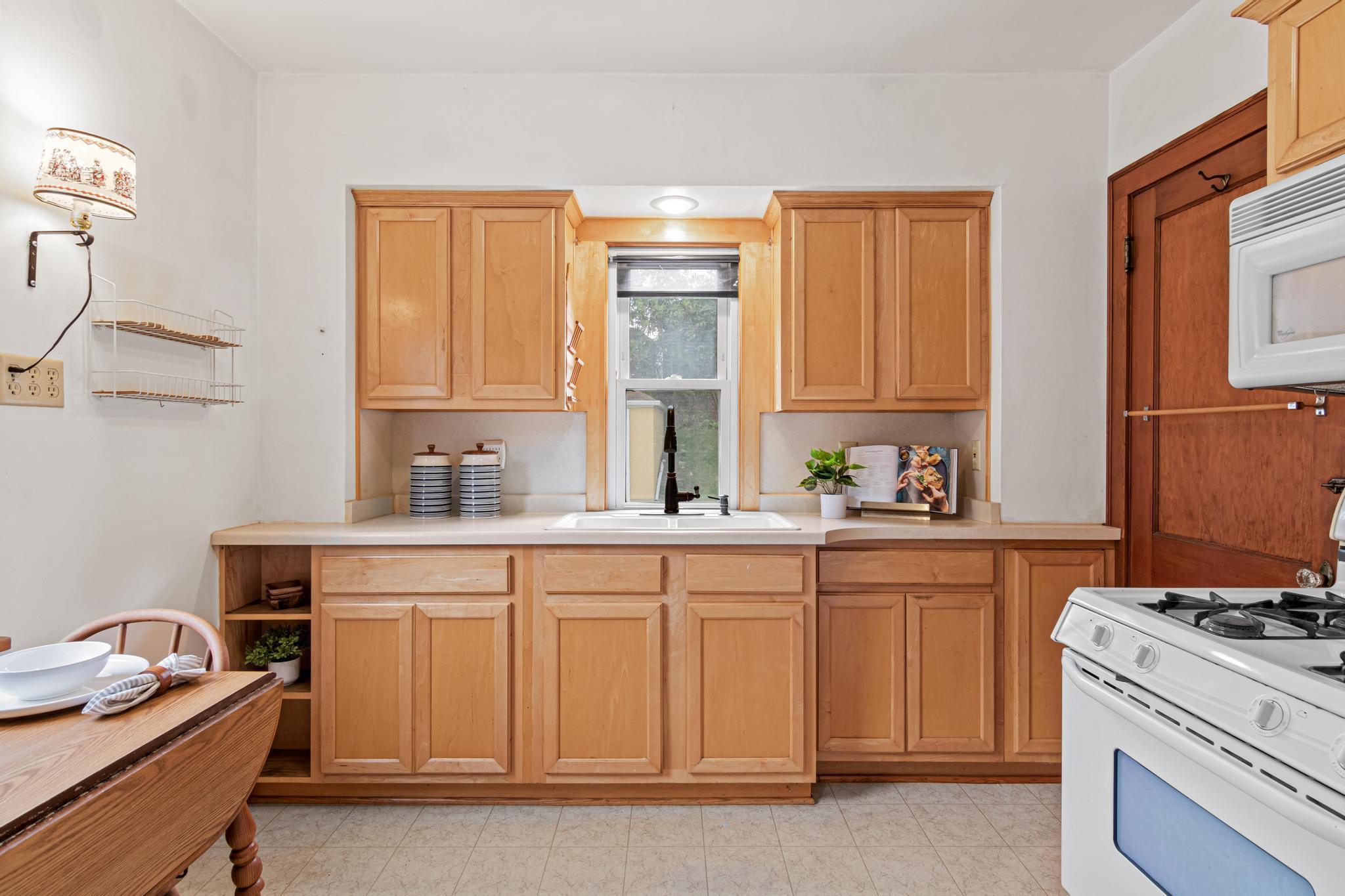 View of Residential at 1186 Englewood Avenue, Saint Paul MN 55104, Saint Paul (22 of 35) - Mike Wilen | Minnesota Team Real Estate