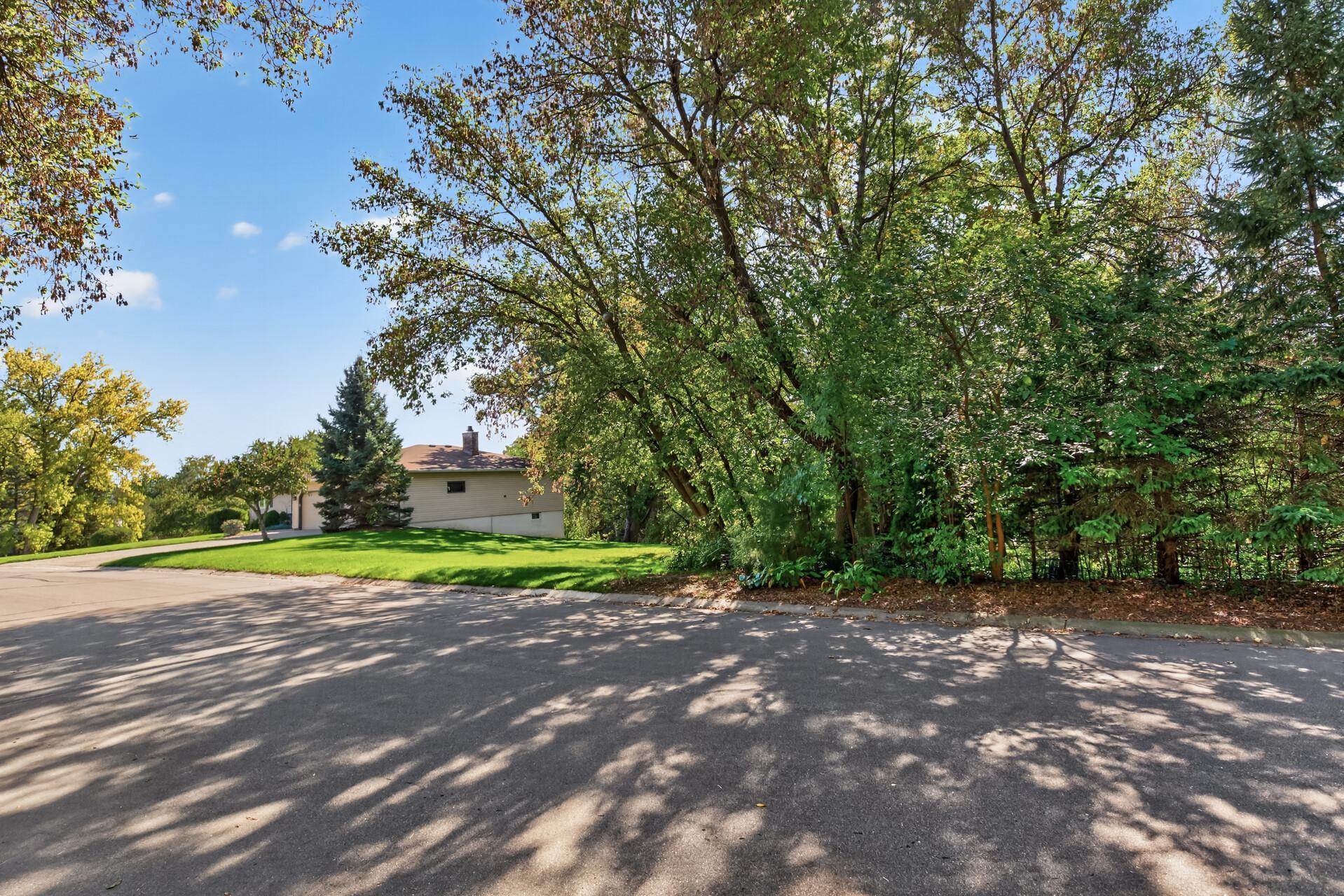 View of Residential at 4315 Kaufmanis Way, Eagan MN 55123, Eagan (38 of 40) - Mike Wilen | Minnesota Team Real Estate