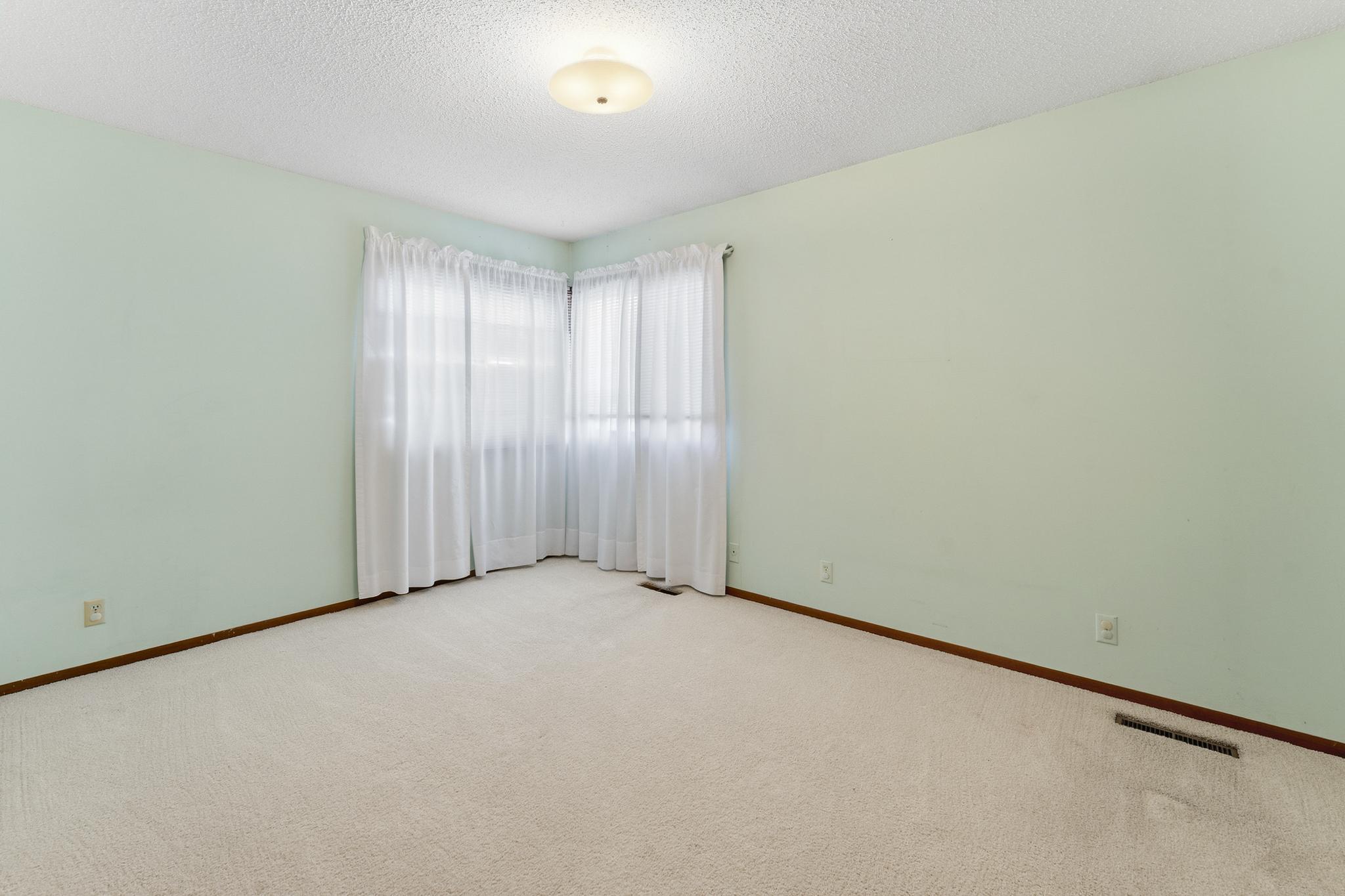 View of Residential at 200 Wentworth Avenue #D, West Saint Paul MN 55118, West Saint Paul (22 of 31) - Mike Wilen | Minnesota Team Real Estate