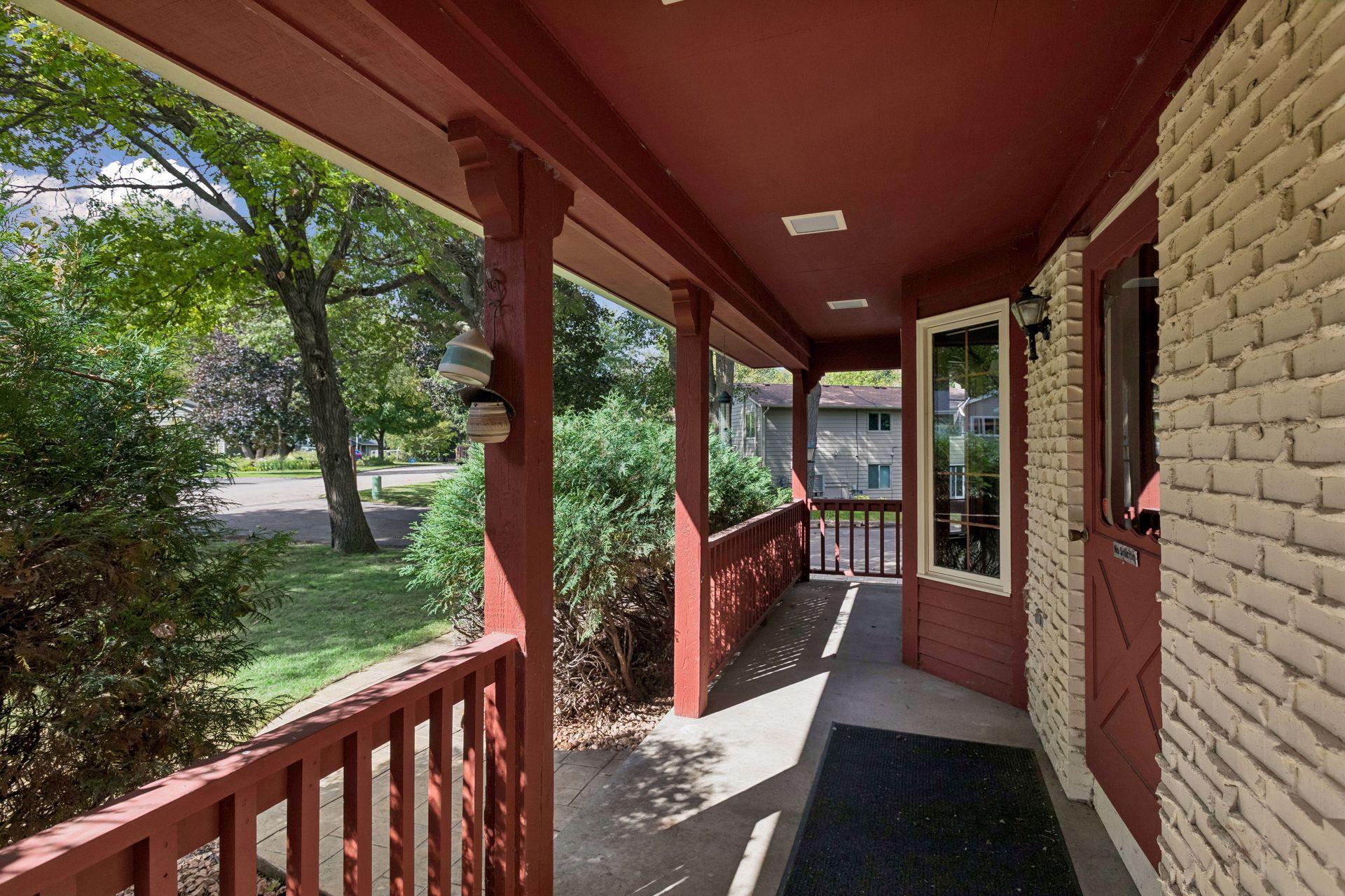 View of Residential at 2815 Saddlebrooke Circle, Minnetonka MN 55305, Minnetonka (3 of 36) - Mike Wilen | Minnesota Team Real Estate