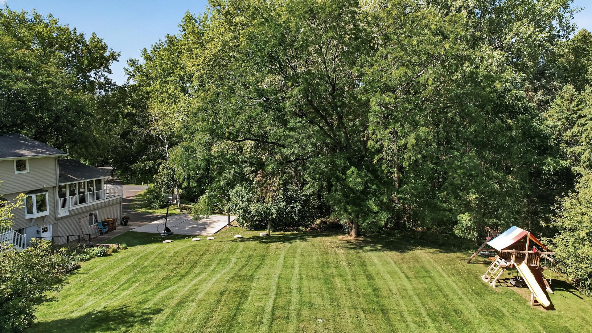 View of Residential at 12 Tamarisk Road, Dellwood MN 55110, Dellwood (52 of 57) - Mike Wilen | Minnesota Team Real Estate