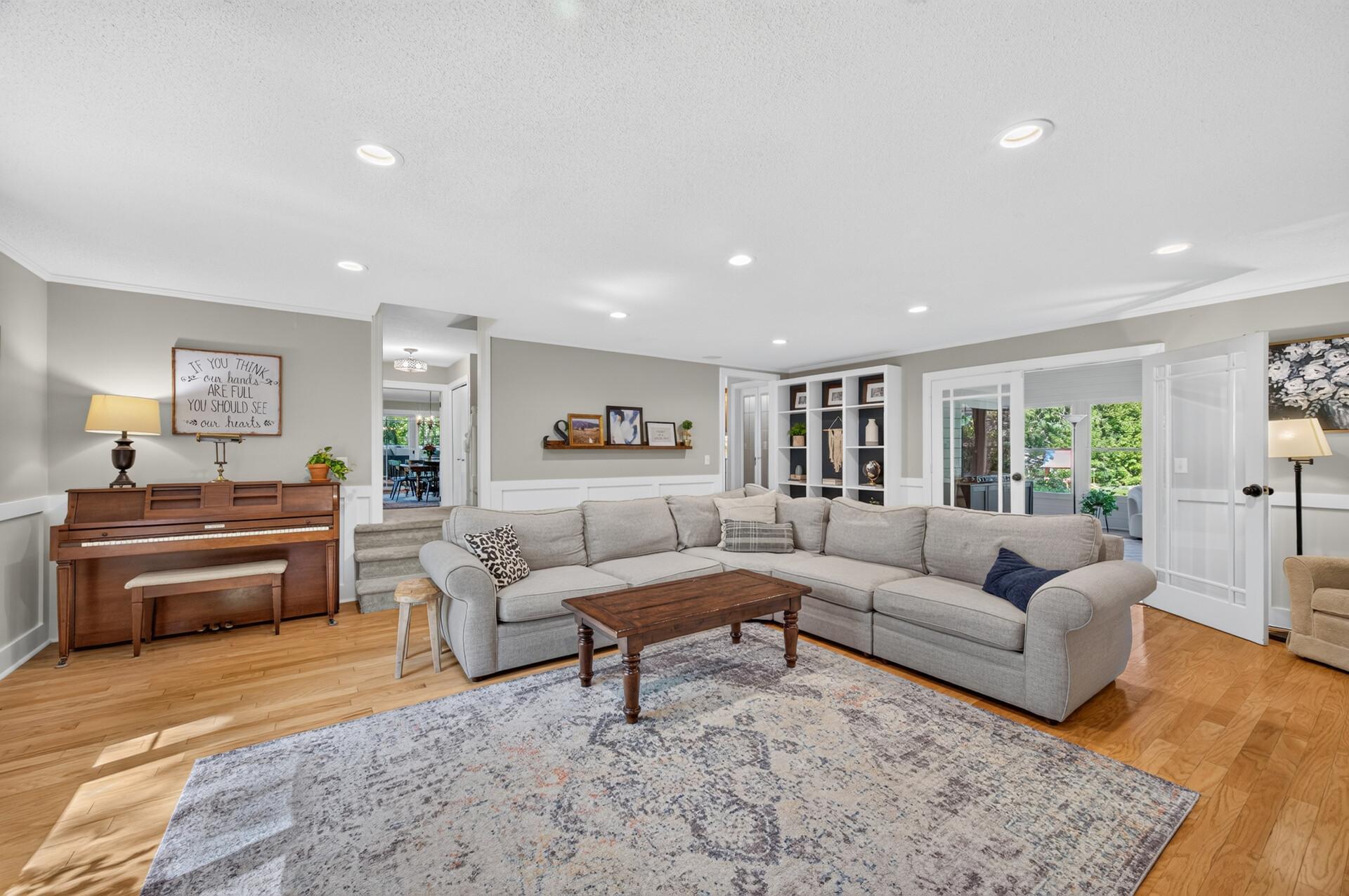 View of Residential at 12 Tamarisk Road, Dellwood MN 55110, Dellwood (19 of 57) - Mike Wilen | Minnesota Team Real Estate