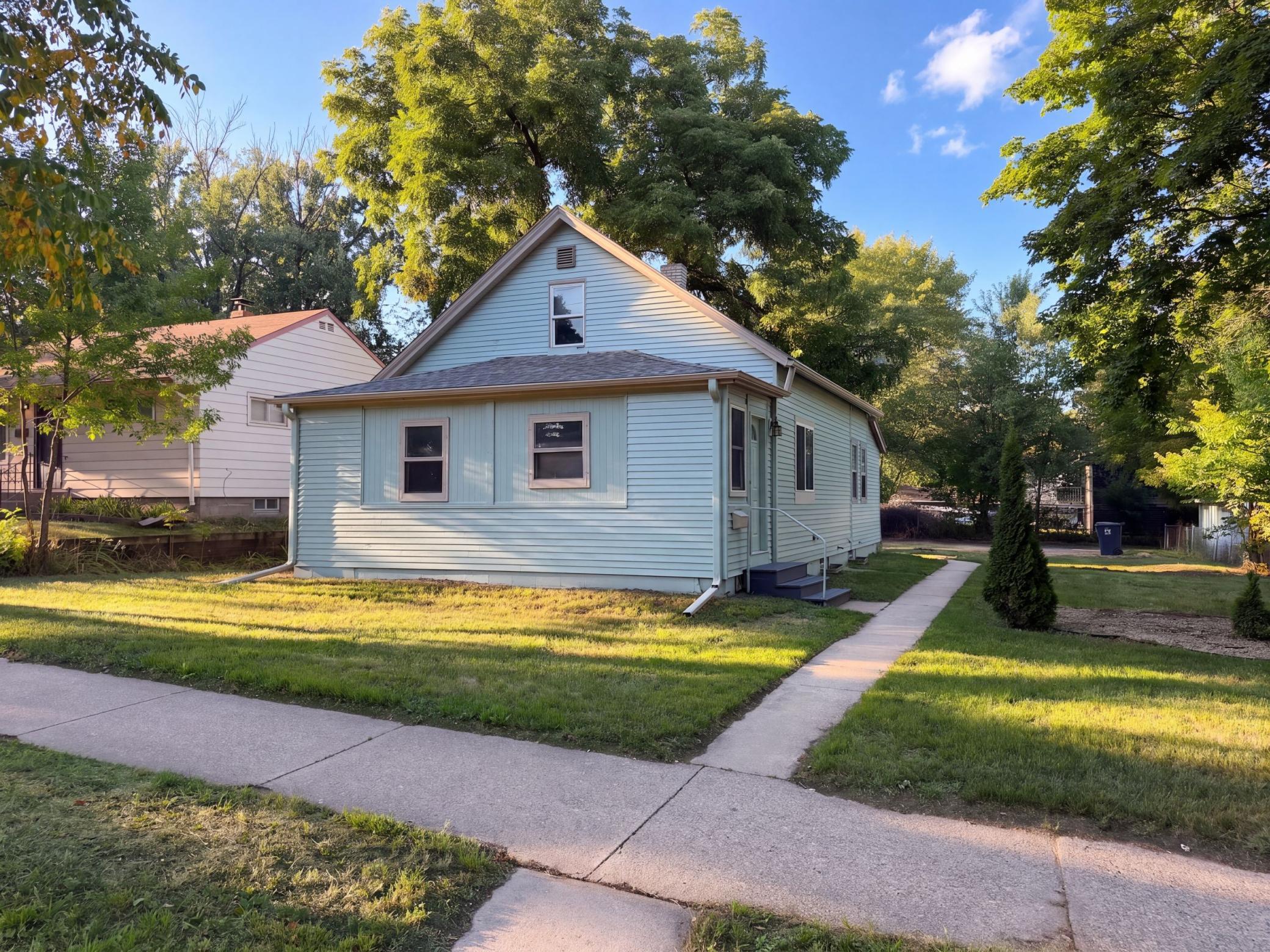 View of Single Family at 305 Arlington Avenue, Saint Paul - Mike Wilen | Minnesota Team Real Estate