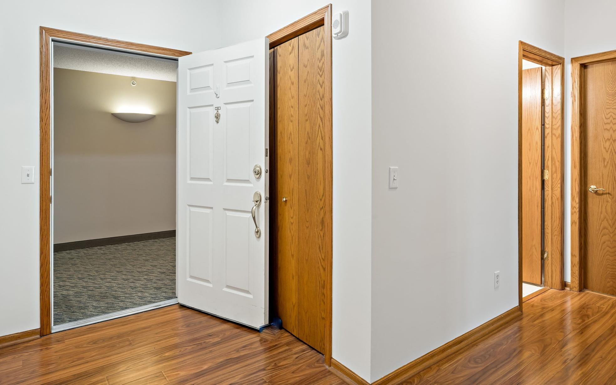 View of Residential at 5985 Rowland Road #308, Minnetonka MN 55343, Minnetonka (7 of 31) - Mike Wilen | Minnesota Team Real Estate