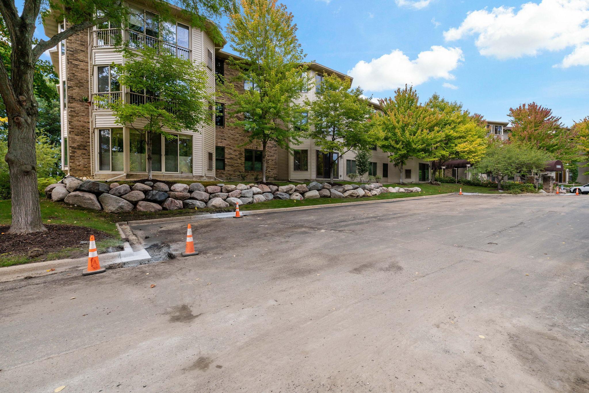 View of Residential at 5985 Rowland Road #308, Minnetonka MN 55343, Minnetonka (31 of 31) - Mike Wilen | Minnesota Team Real Estate