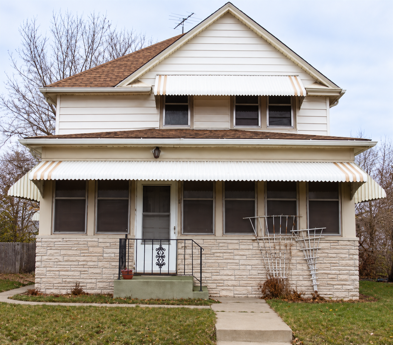 View of Single Family at 915 Beech Street, Saint Paul - Mike Wilen | Minnesota Team Real Estate