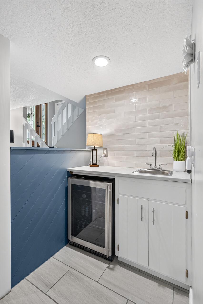 View of Residential at 2222 Black Oak Drive, Minnetonka MN 55305, Minnetonka (39 of 53) - Mike Wilen | Minnesota Team Real Estate