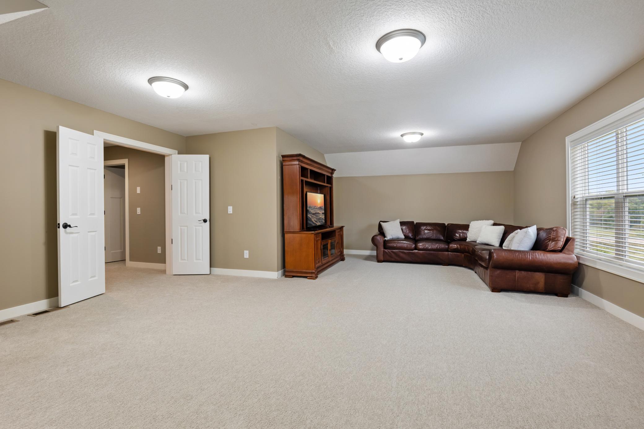 View of Residential at 9060 Degler Circle, Chanhassen MN 55317, Chanhassen (23 of 38) - Mike Wilen | Minnesota Team Real Estate