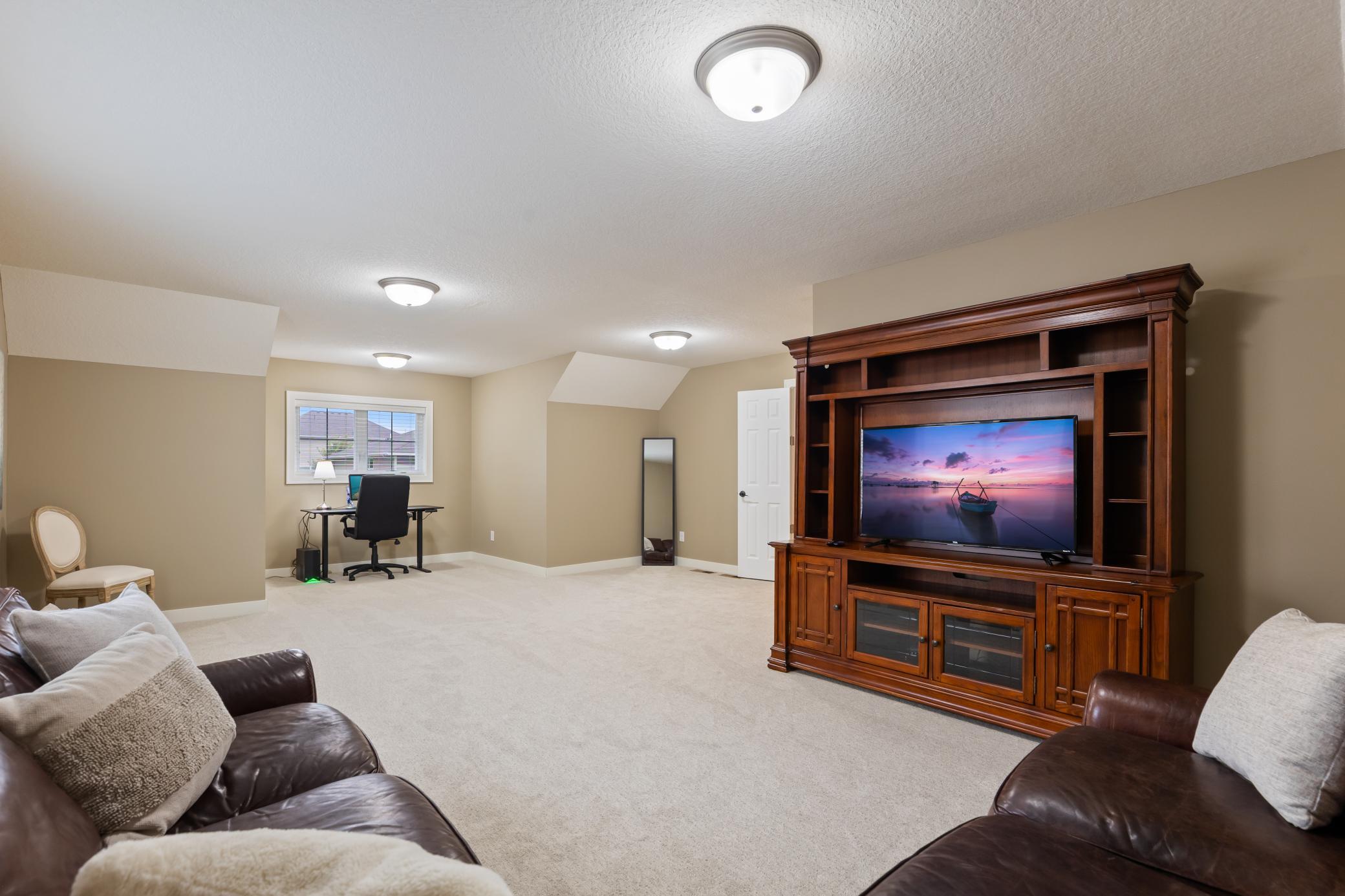 View of Residential at 9060 Degler Circle, Chanhassen MN 55317, Chanhassen (22 of 38) - Mike Wilen | Minnesota Team Real Estate