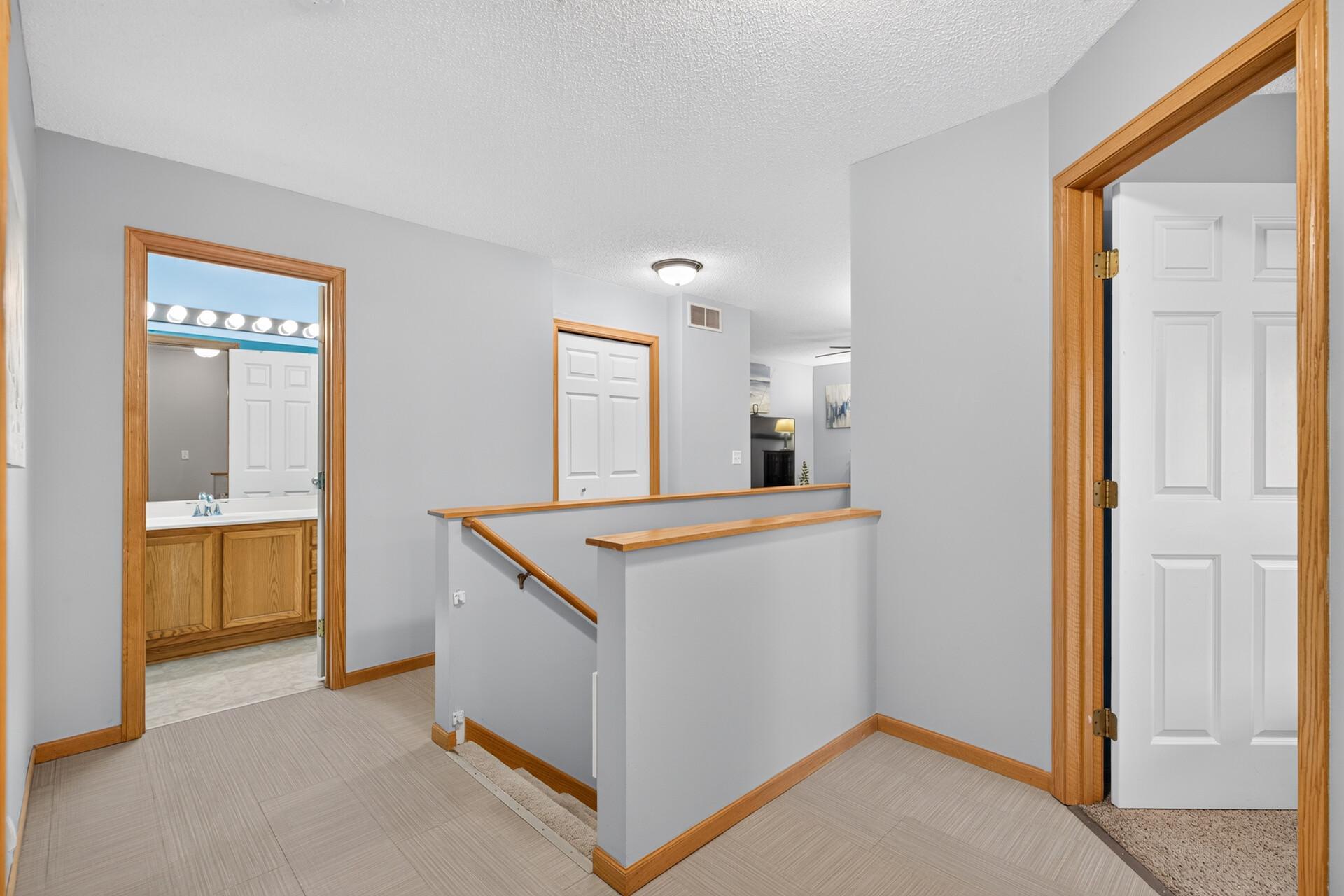 View of Residential at 6203 Courtly Road #D, Woodbury MN 55125, Woodbury (19 of 46) - Mike Wilen | Minnesota Team Real Estate